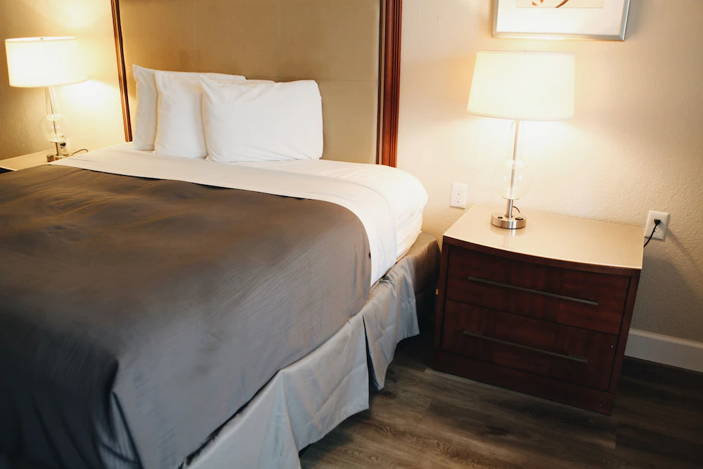 Budgetel Inn & Suites