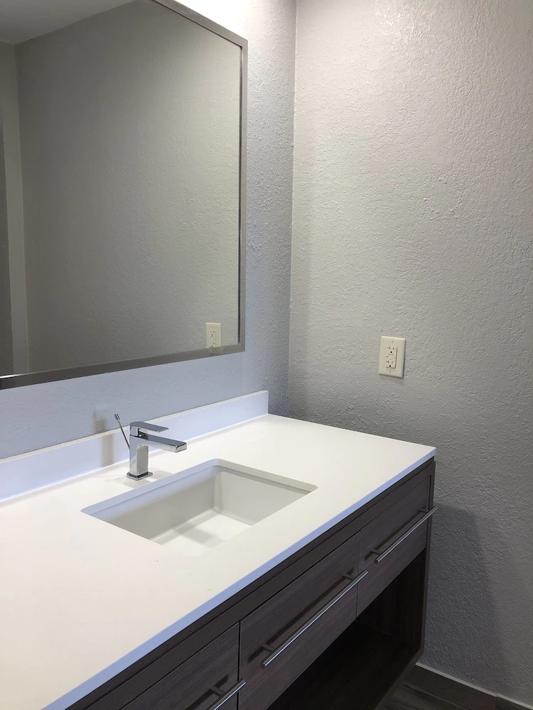Budgetel Inn & Suites