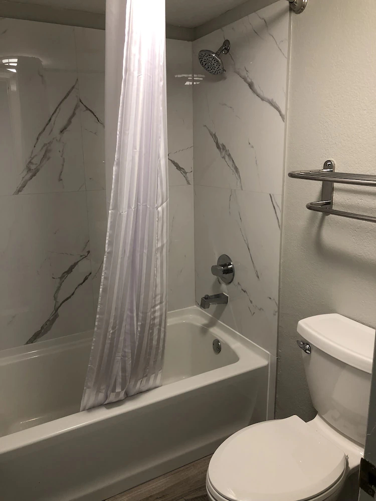 Budgetel Inn & Suites