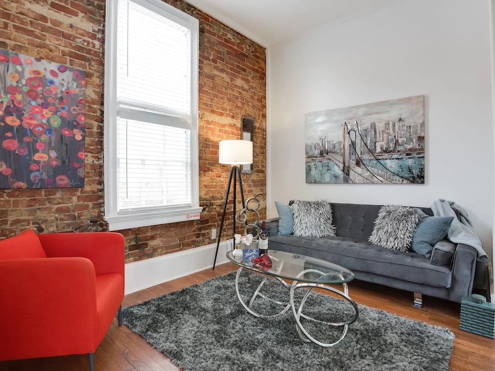 Downtown Memphis Shellcrest Apartments