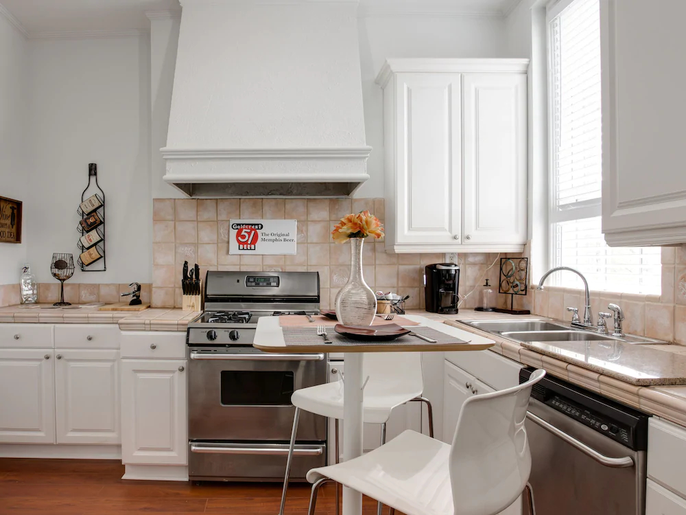 Downtown Memphis Shellcrest Apartments