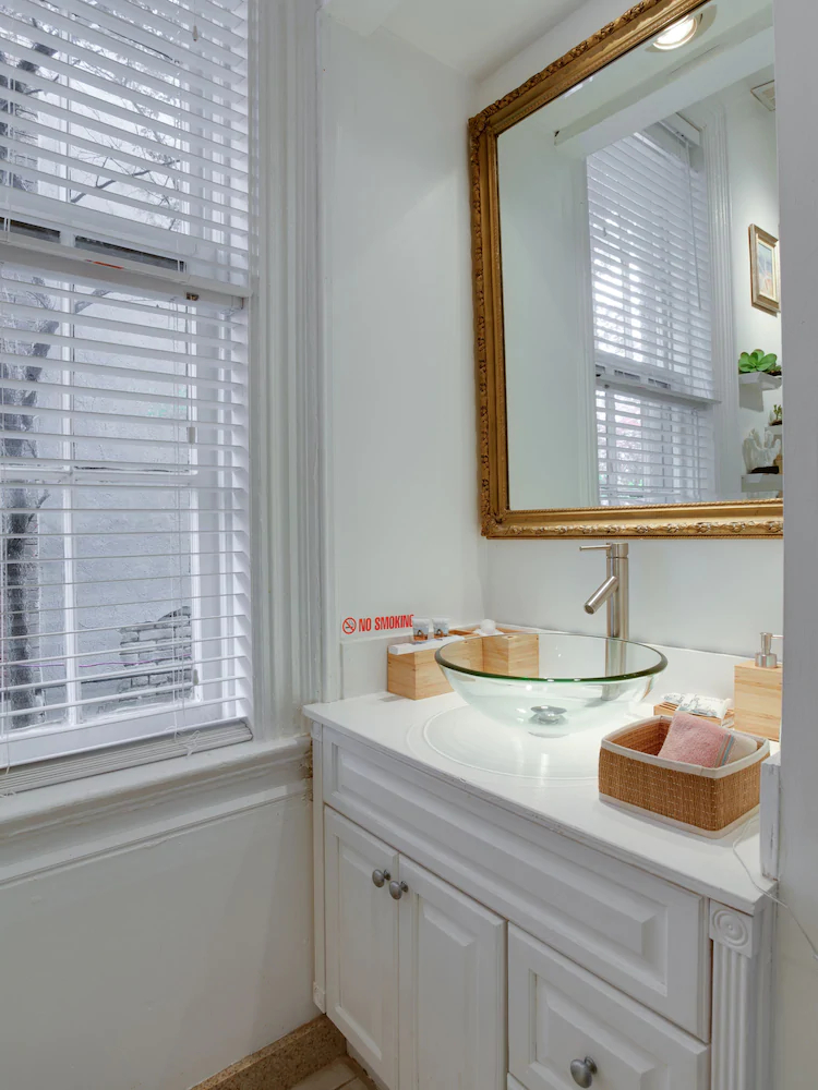 Downtown Memphis Shellcrest Apartments