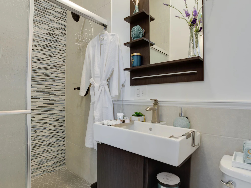 Downtown Memphis Shellcrest Apartments