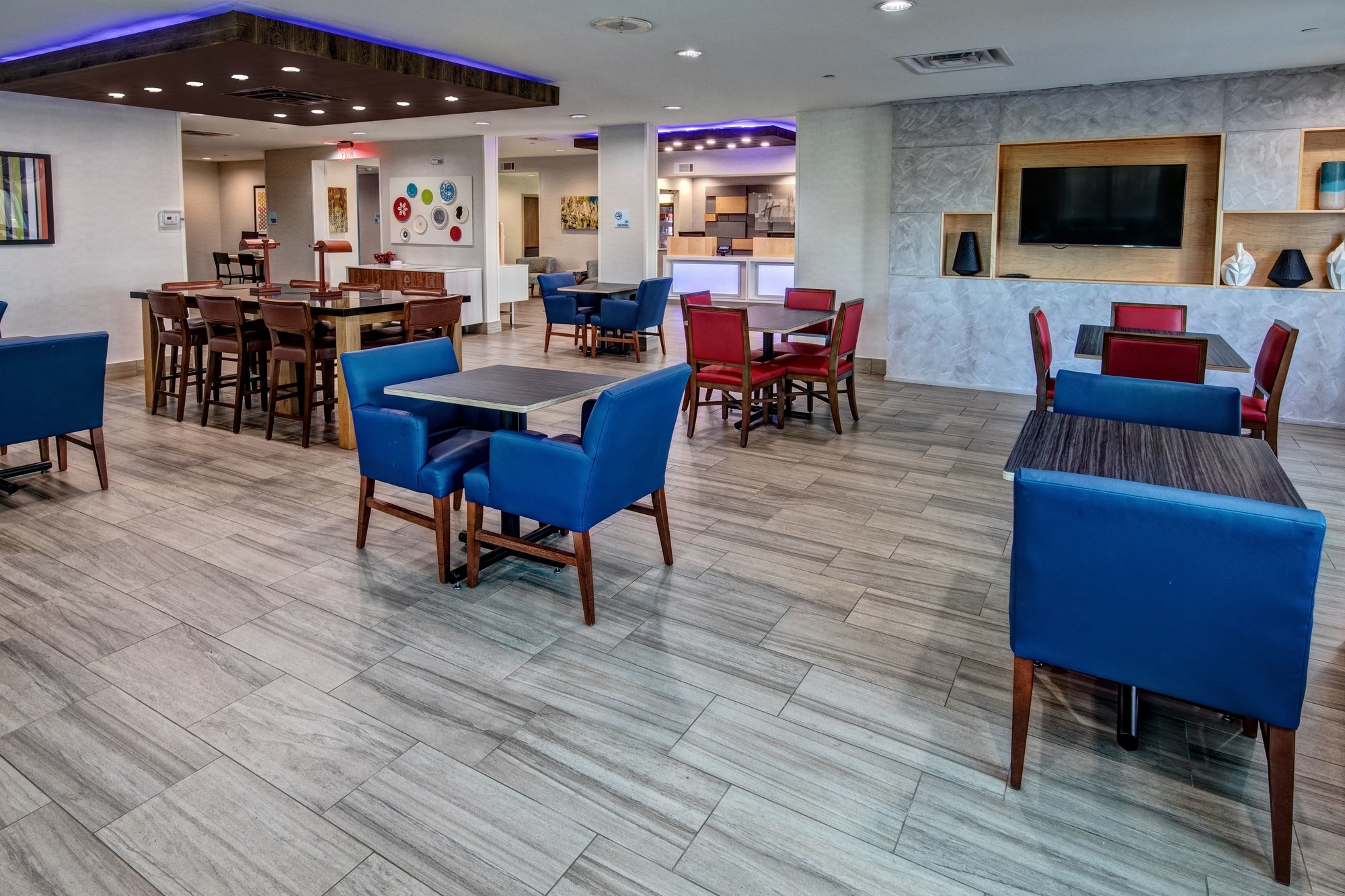 Holiday Inn Express & Suites Memphis Southwind