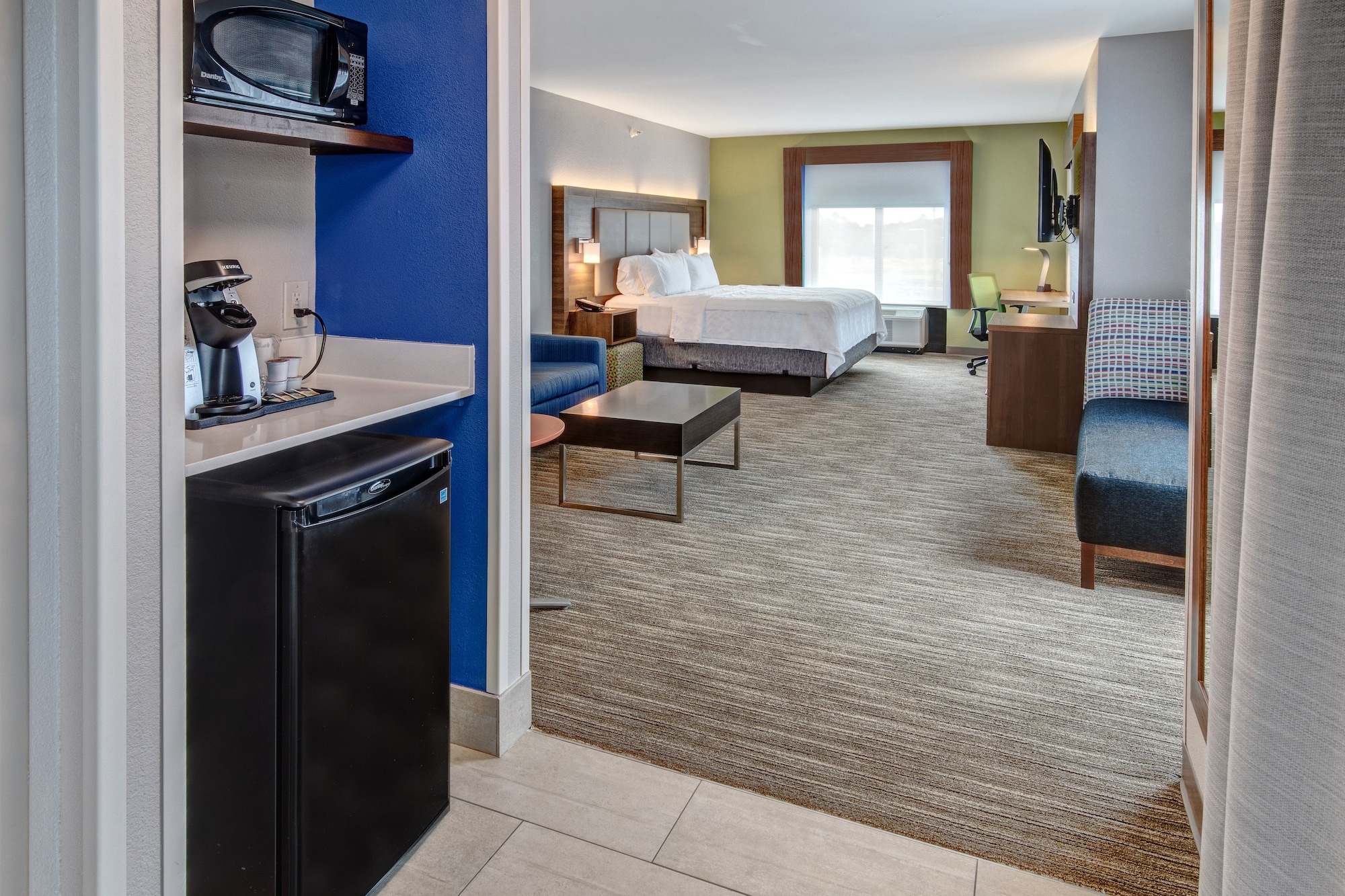 Holiday Inn Express & Suites Memphis Southwind