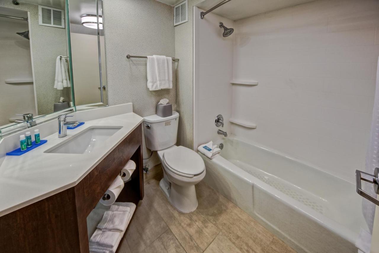 Holiday Inn Express Memphis Medical Center Midtown