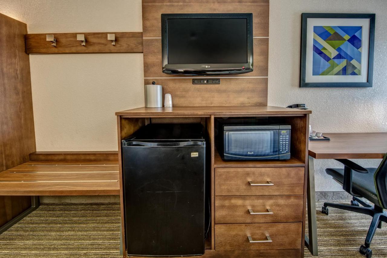 Holiday Inn Express Memphis Medical Center Midtown