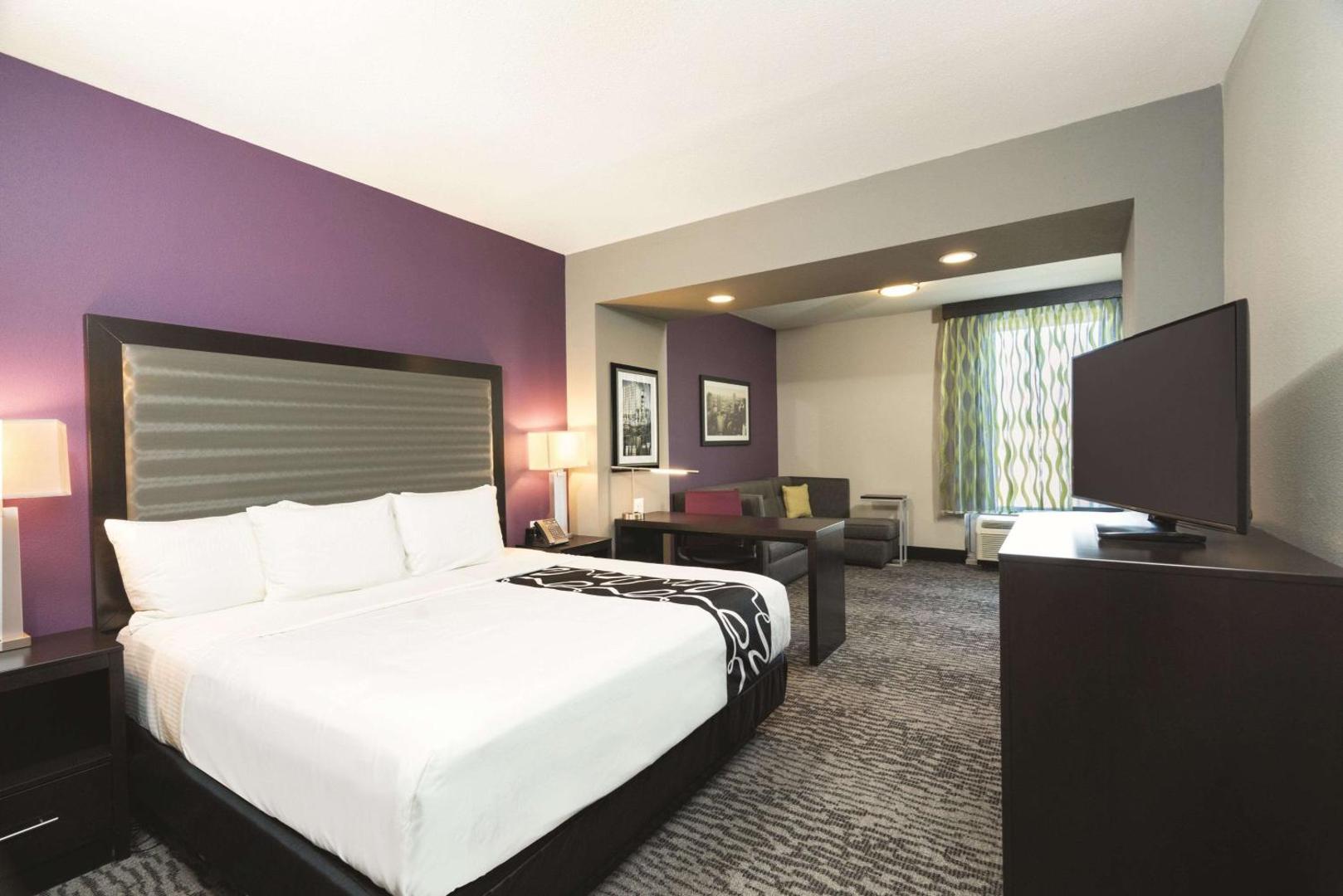 La Quinta Inn & Suites by Wyndham Memphis Downtown