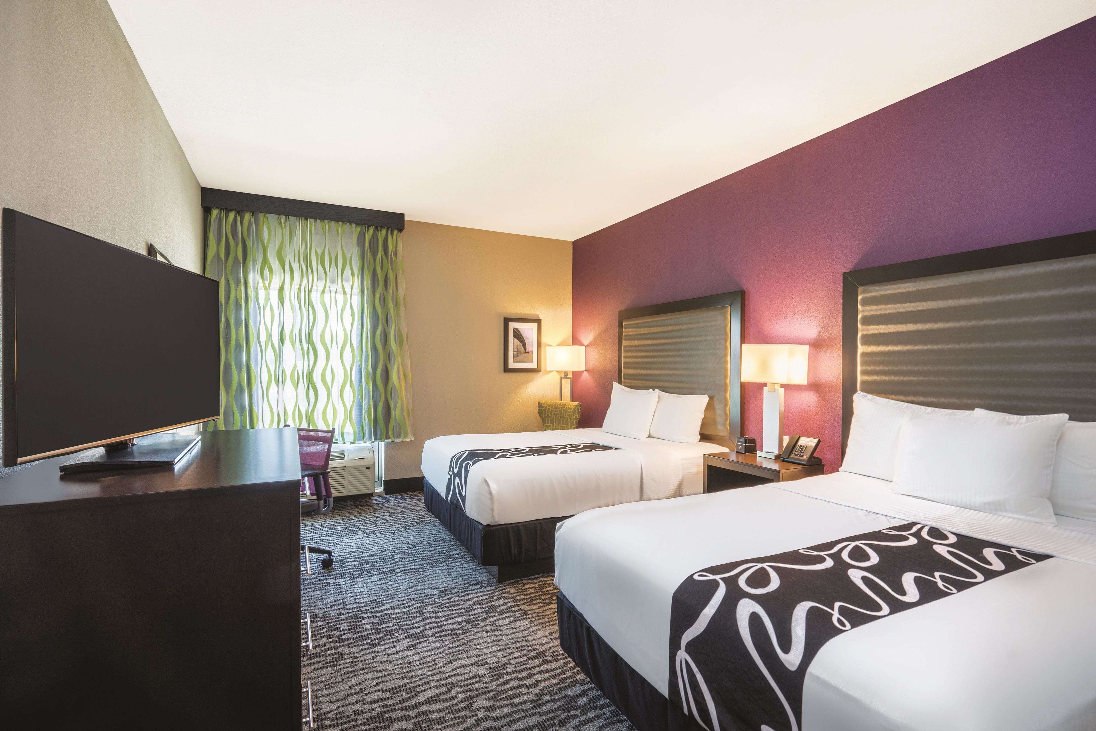 La Quinta Inn & Suites by Wyndham Memphis Downtown