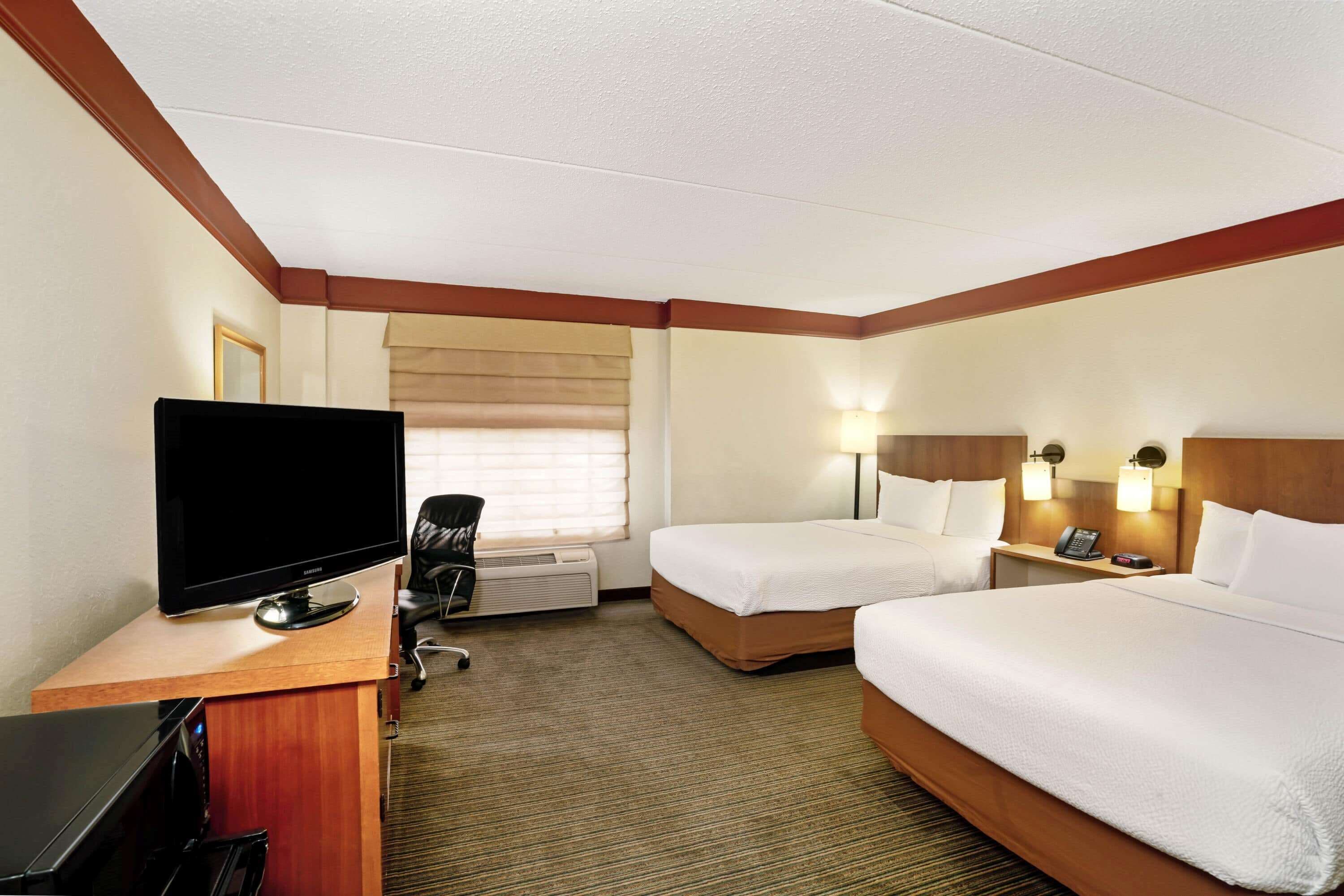 Holiday Inn Express & Suites Memphis East