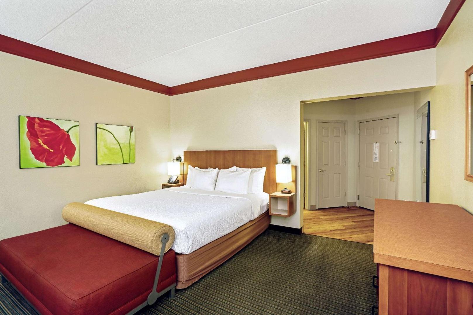 Holiday Inn Express & Suites Memphis East