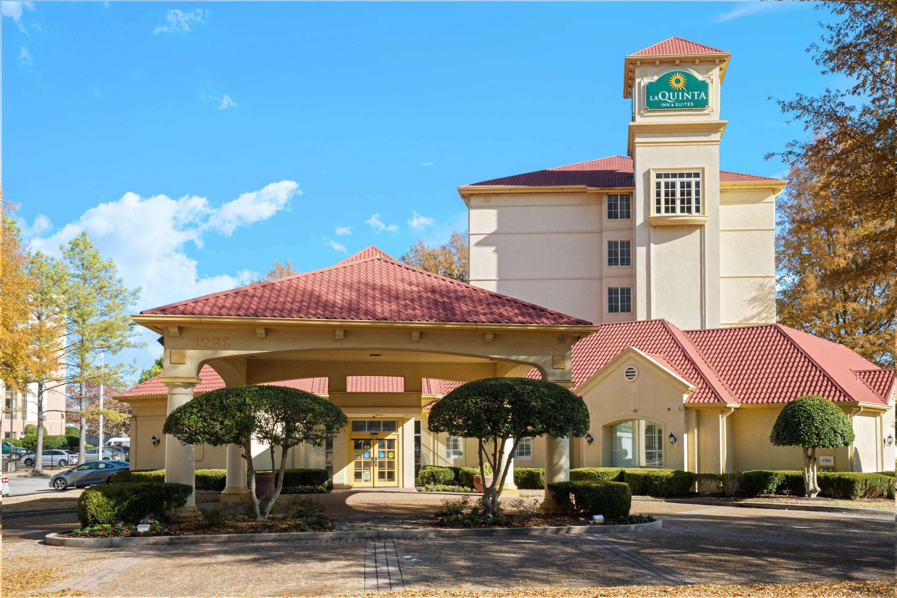 Holiday Inn Express & Suites Memphis East