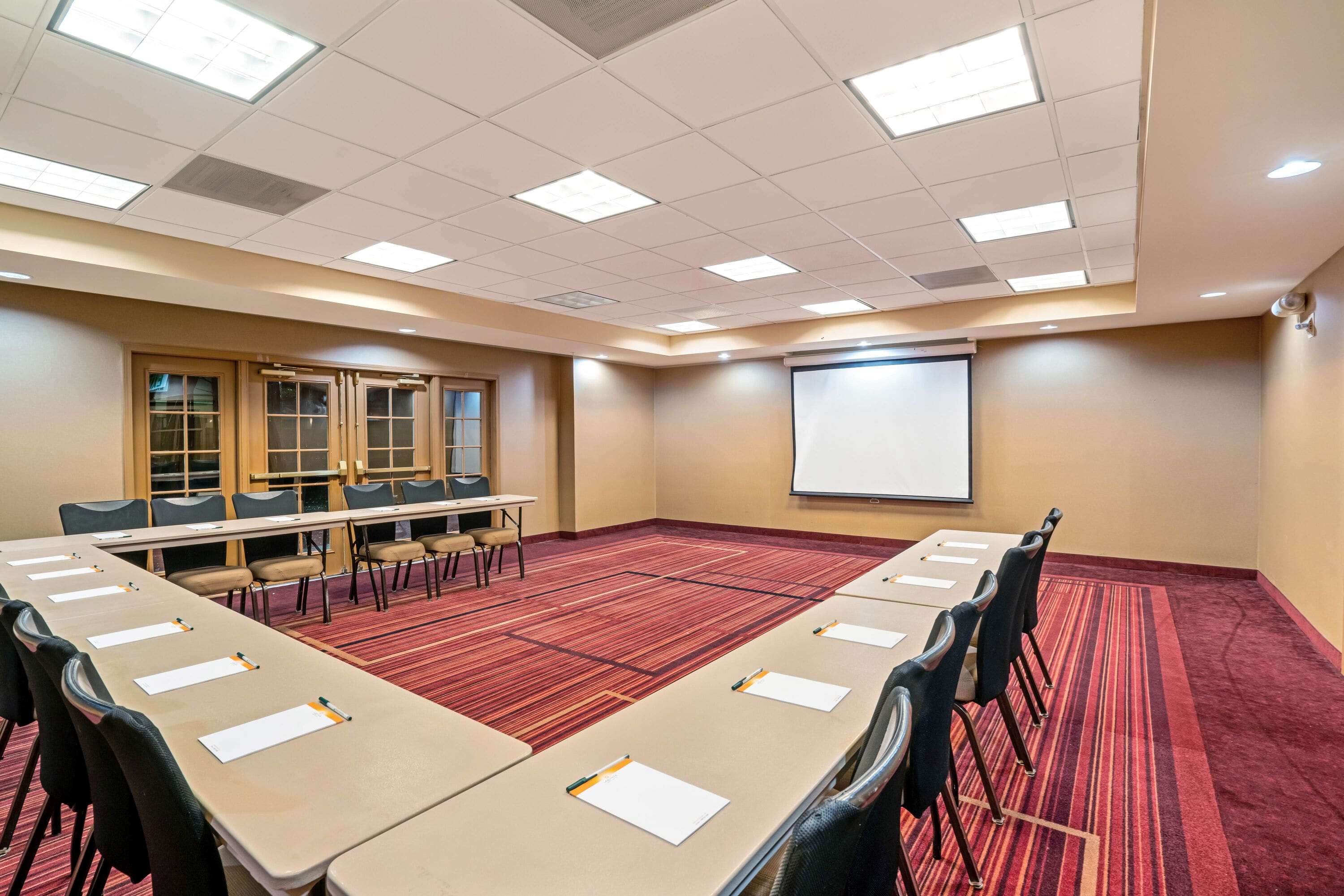 Holiday Inn Express & Suites Memphis East