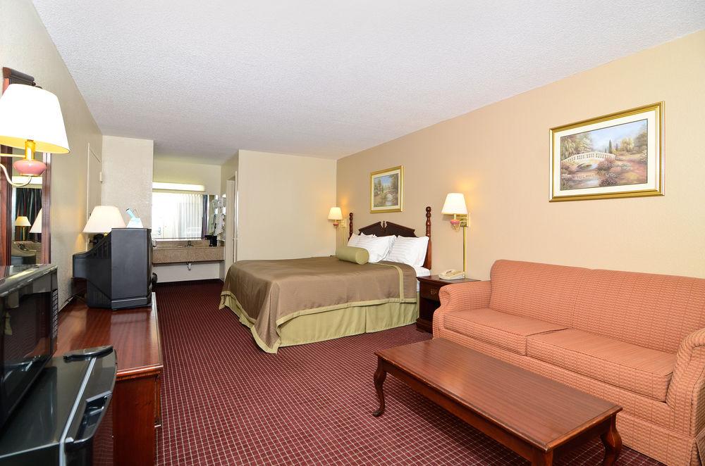 Travelers Inn & Suites - Memphis