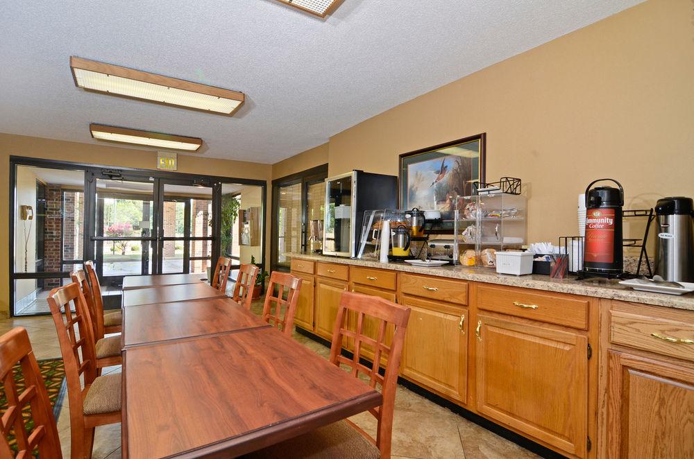 Travelers Inn & Suites - Memphis