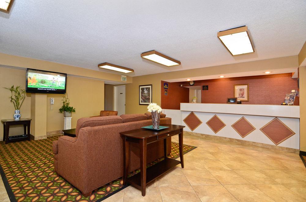 Travelers Inn & Suites - Memphis