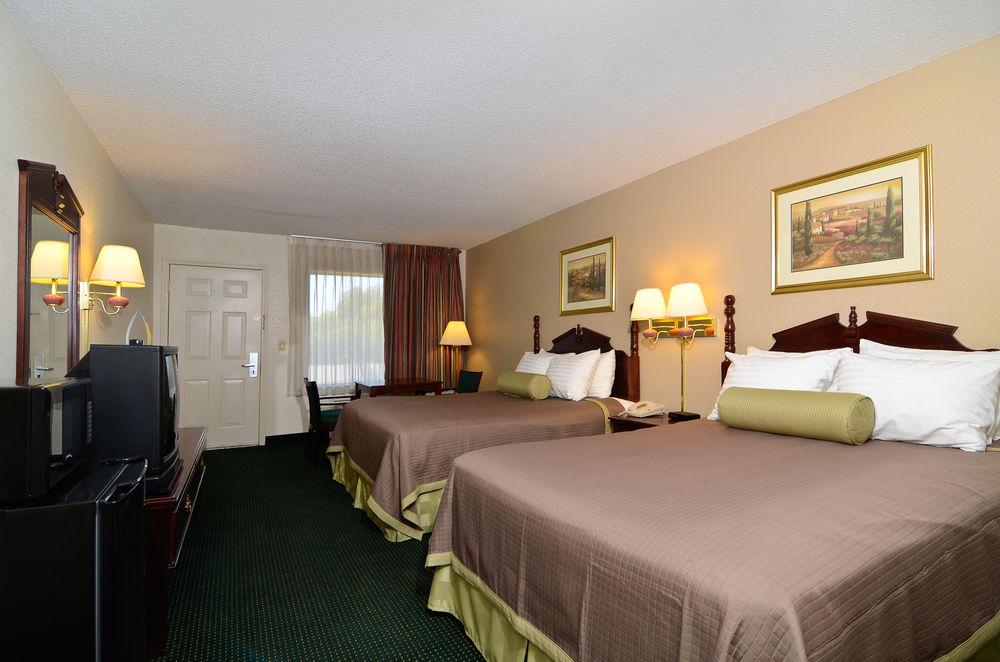 Travelers Inn & Suites - Memphis