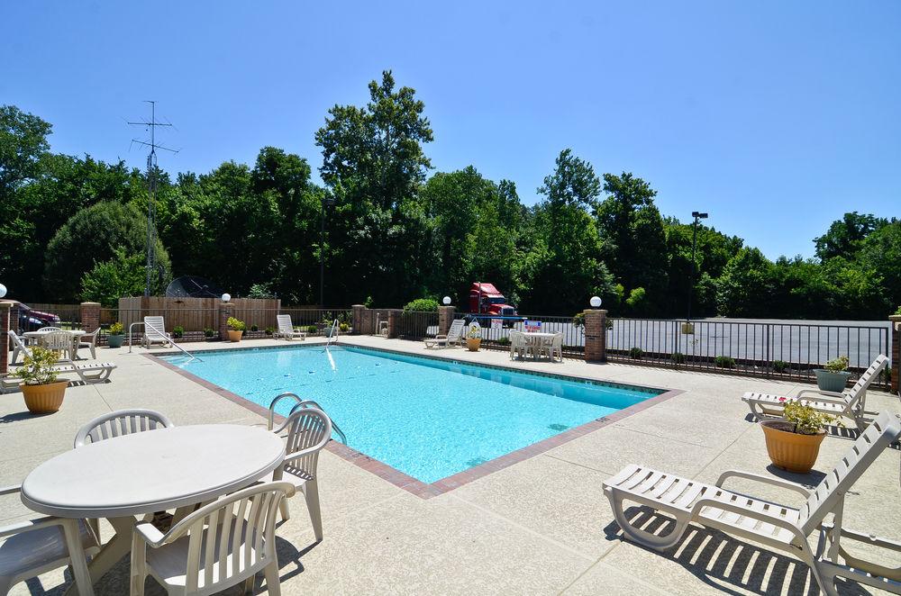 Travelers Inn & Suites - Memphis
