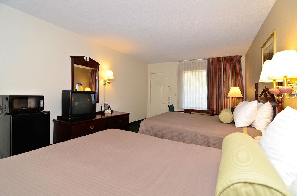Travelers Inn & Suites - Memphis