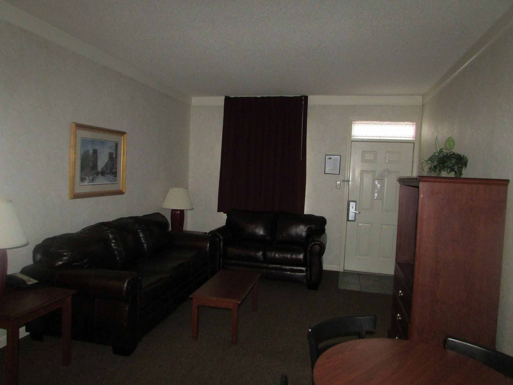 Plantation Oaks Suites & Inn