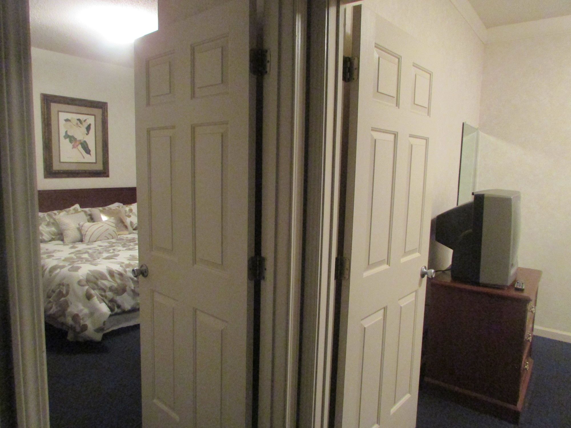 Plantation Oaks Suites & Inn