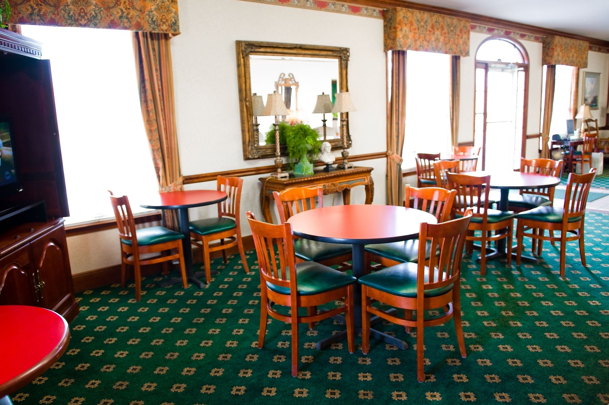 Plantation Oaks Suites & Inn