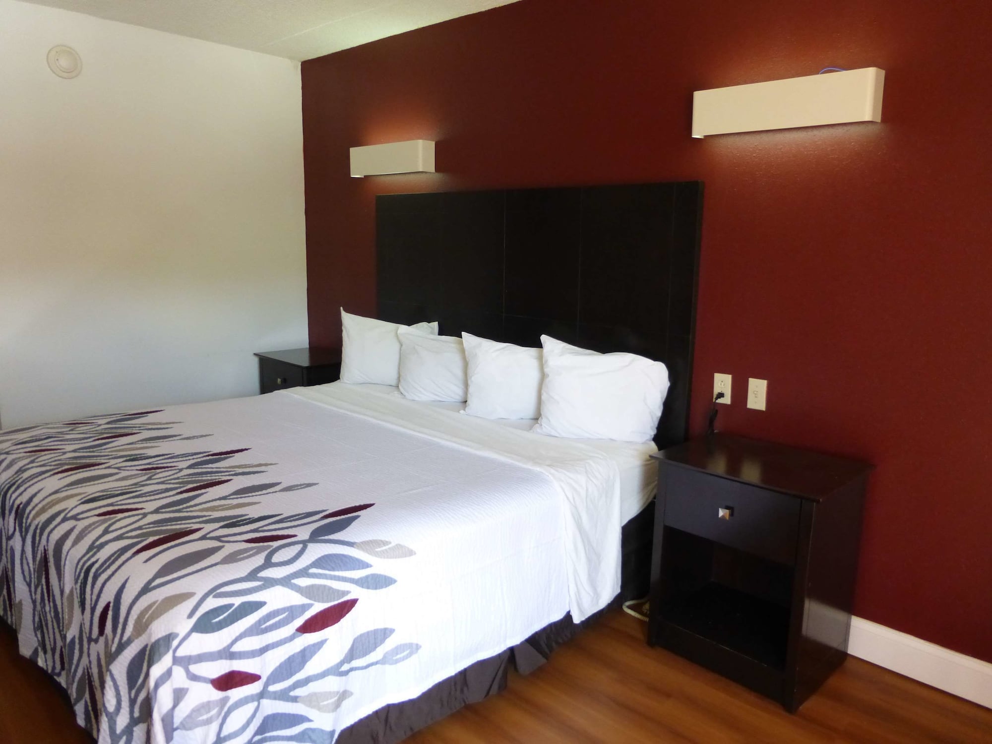 Red Roof Inn Monteagle