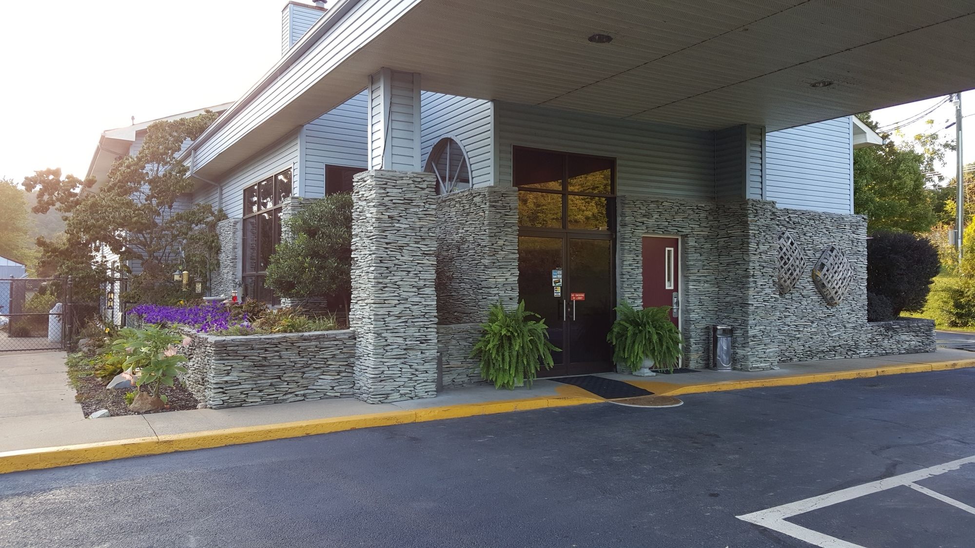 Americourt Mountain City