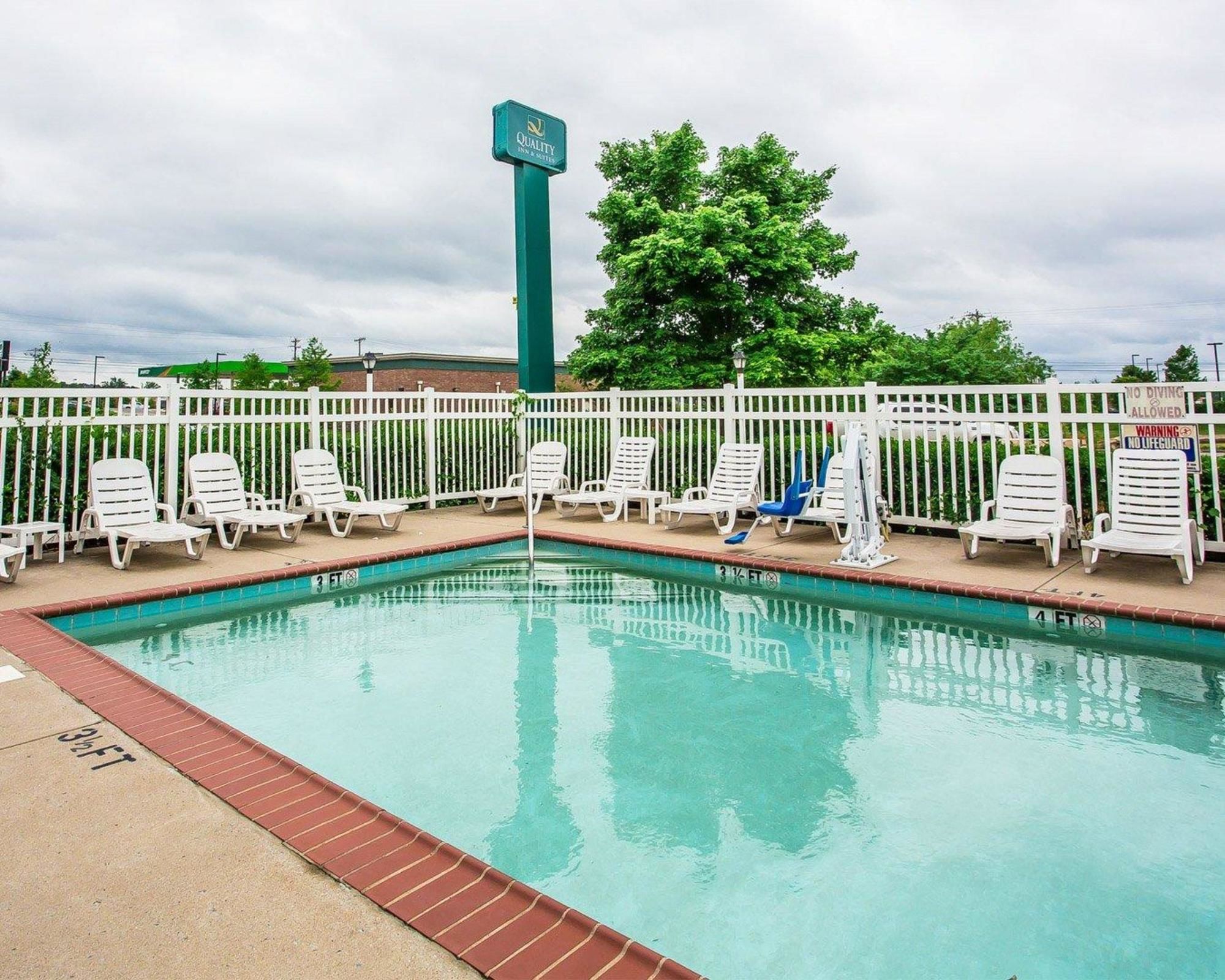 Quality Inn & Suites