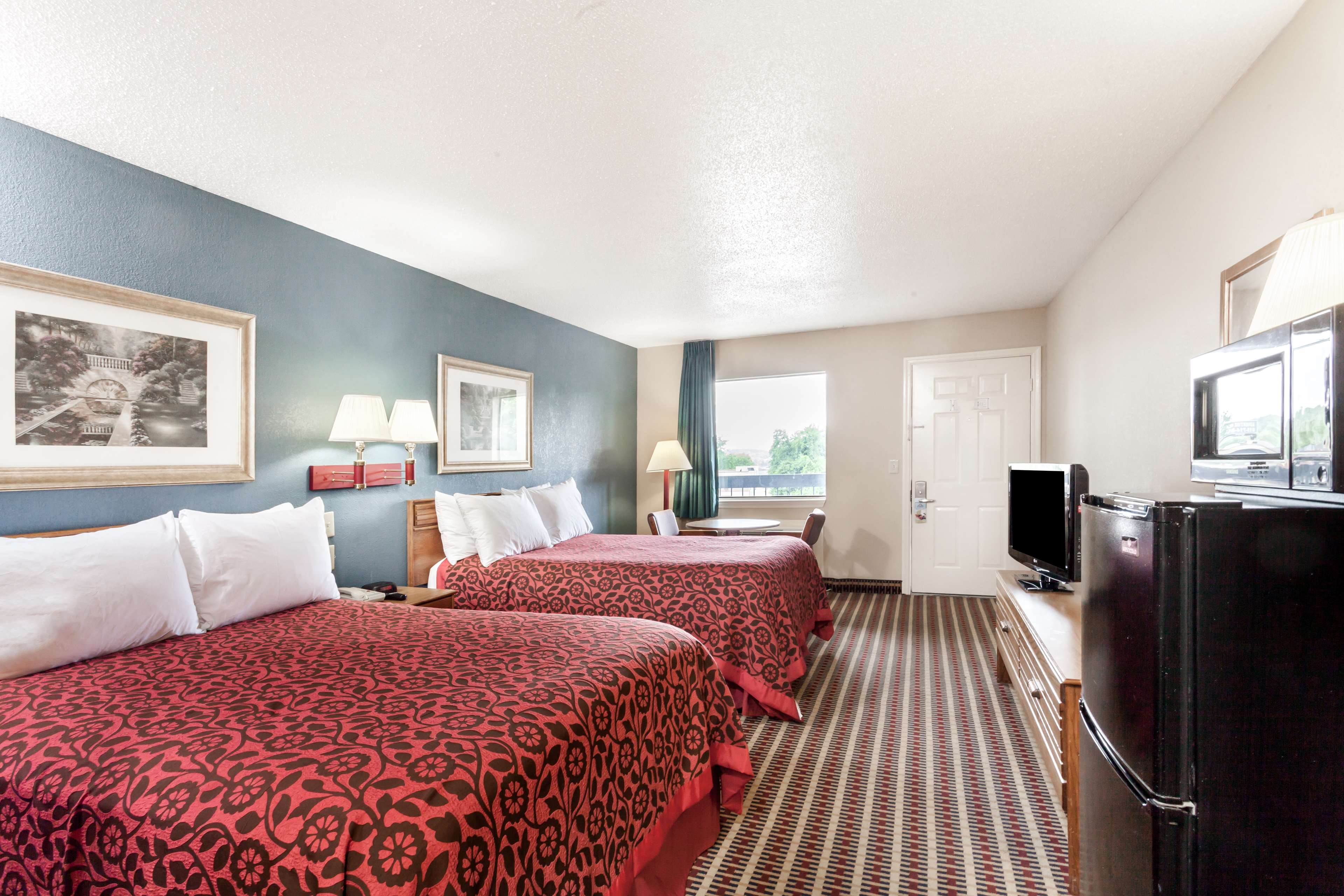 Days Inn By Wyndham Nashville North/Opryland Area