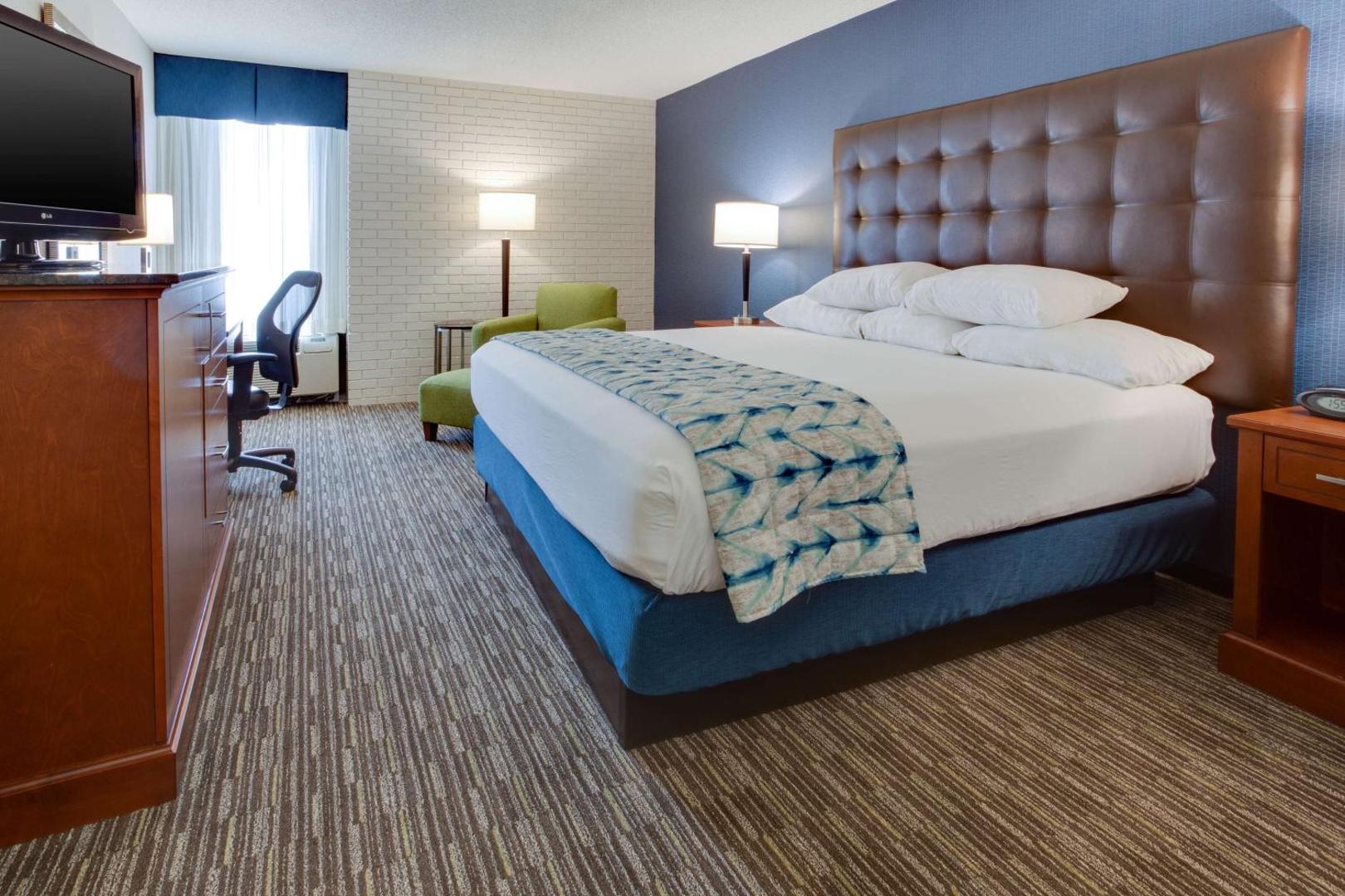 Drury Inn & Suites Nashville Airport