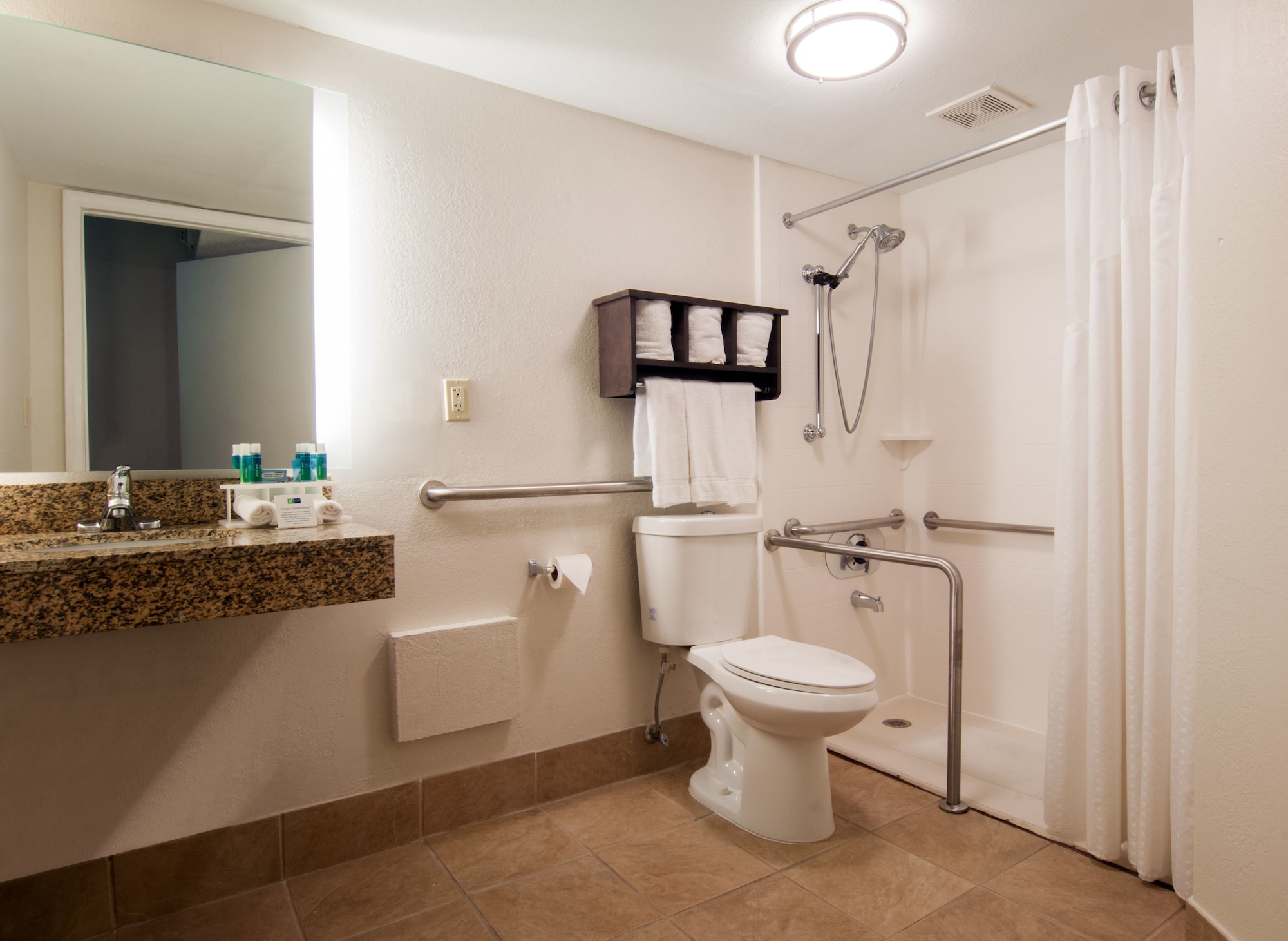 Holiday Inn Express & Suites Nashville I-40 & I- 24