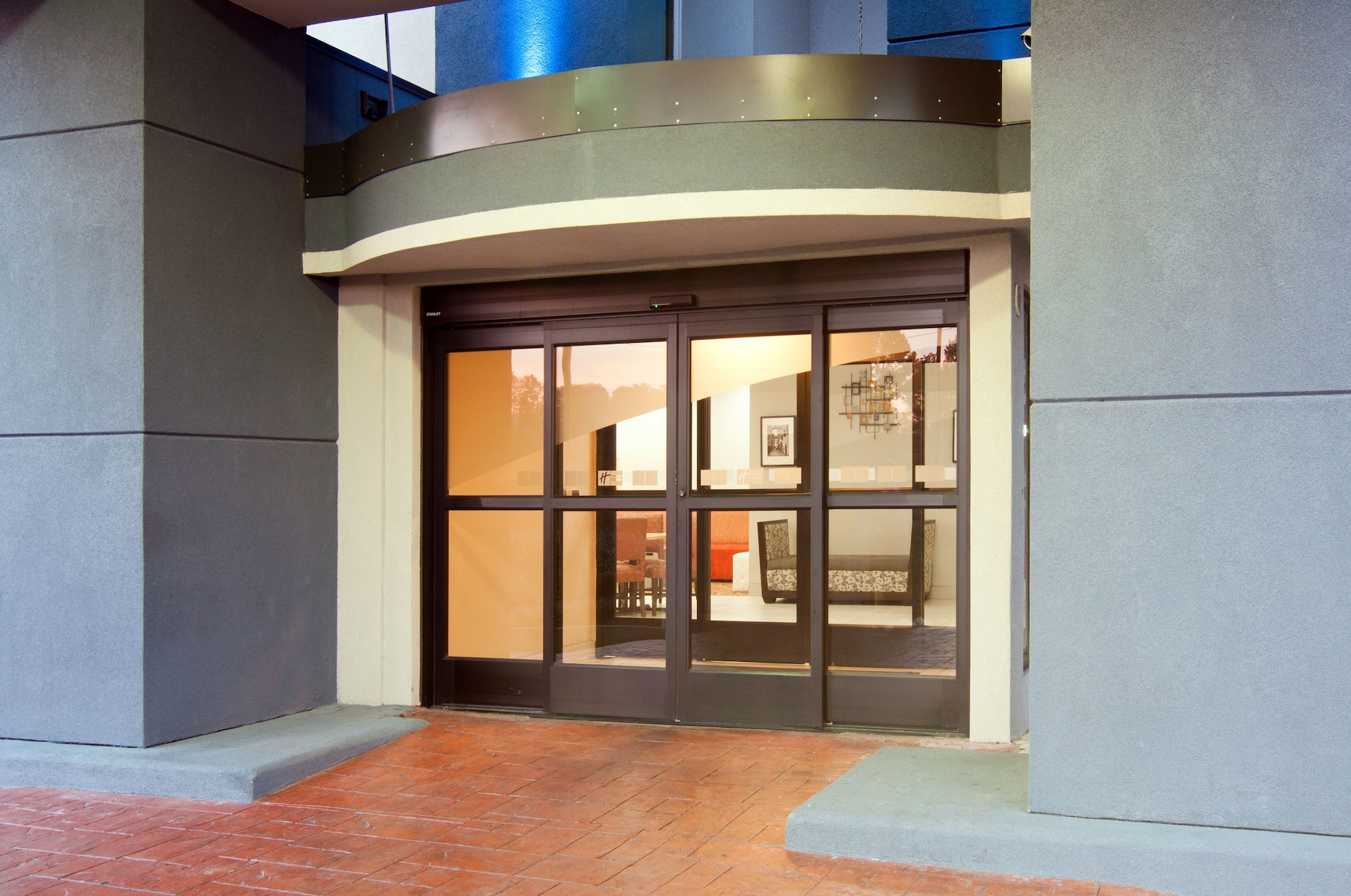 Holiday Inn Express & Suites Nashville I-40 & I- 24