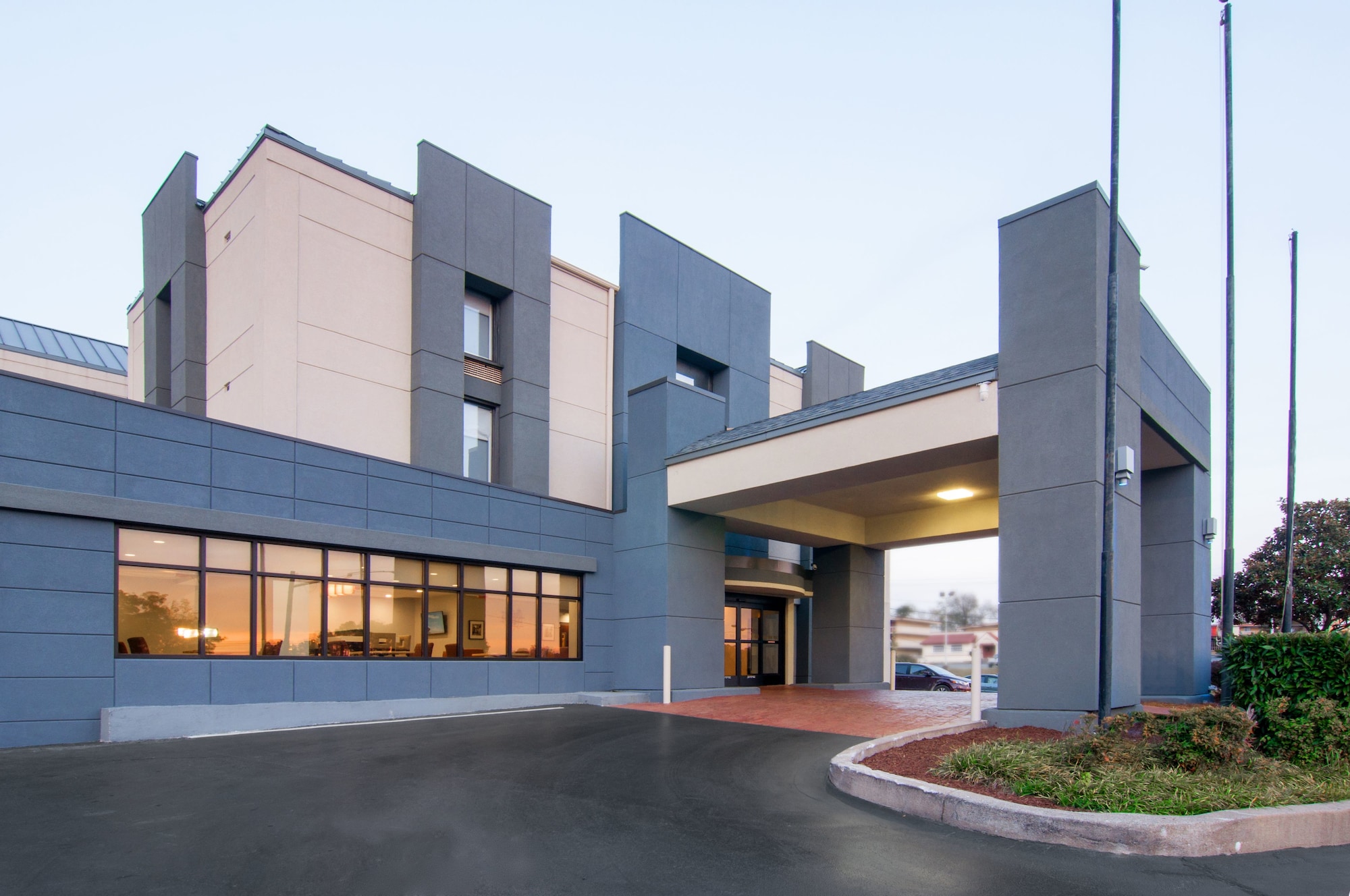 Holiday Inn Express & Suites Nashville I-40 & I- 24