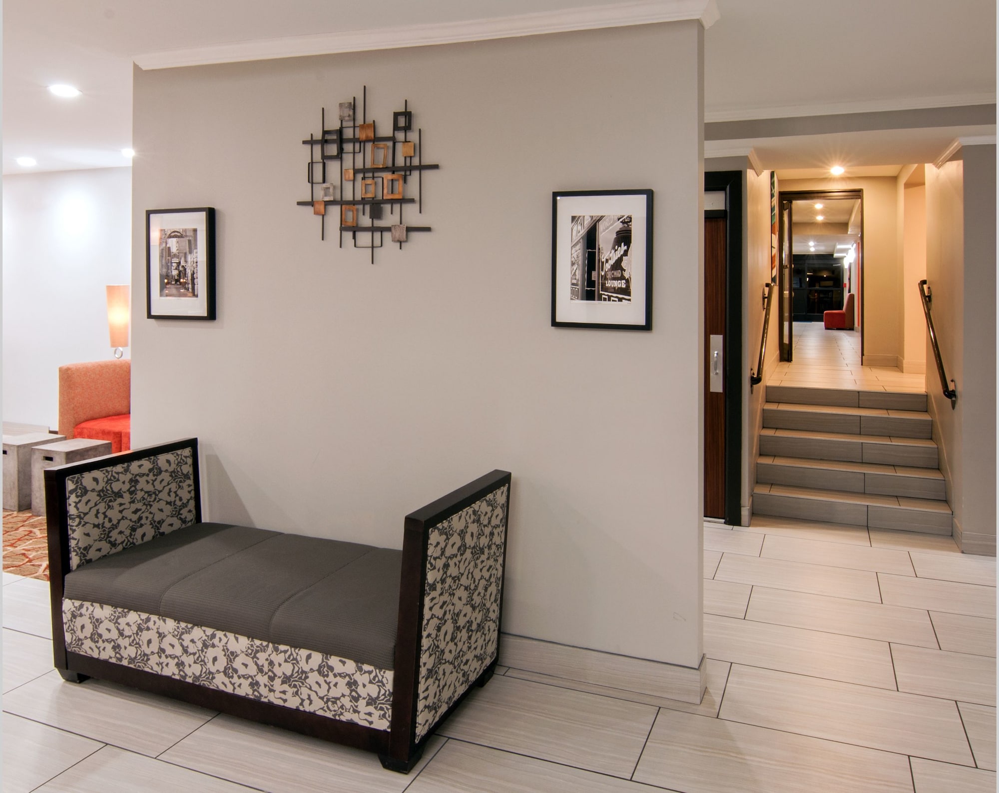 Holiday Inn Express & Suites Nashville I-40 & I- 24
