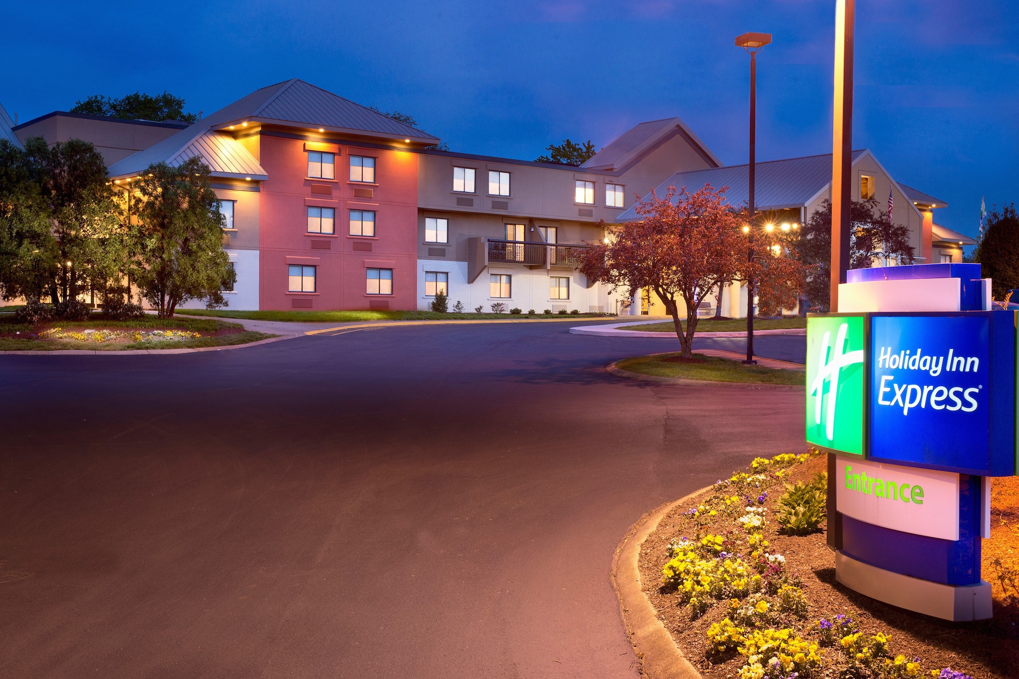 Holiday Inn Express Nashville Airport