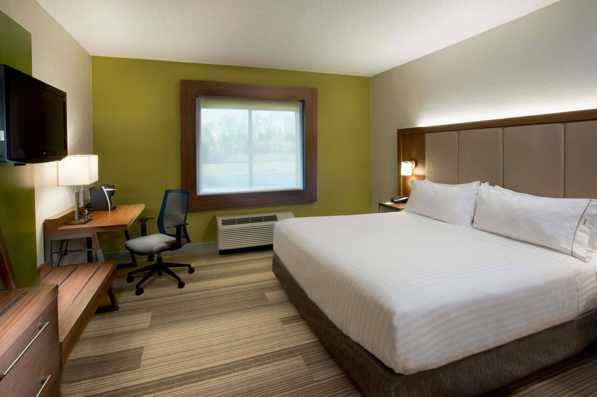 Holiday Inn Express Nashville Airport