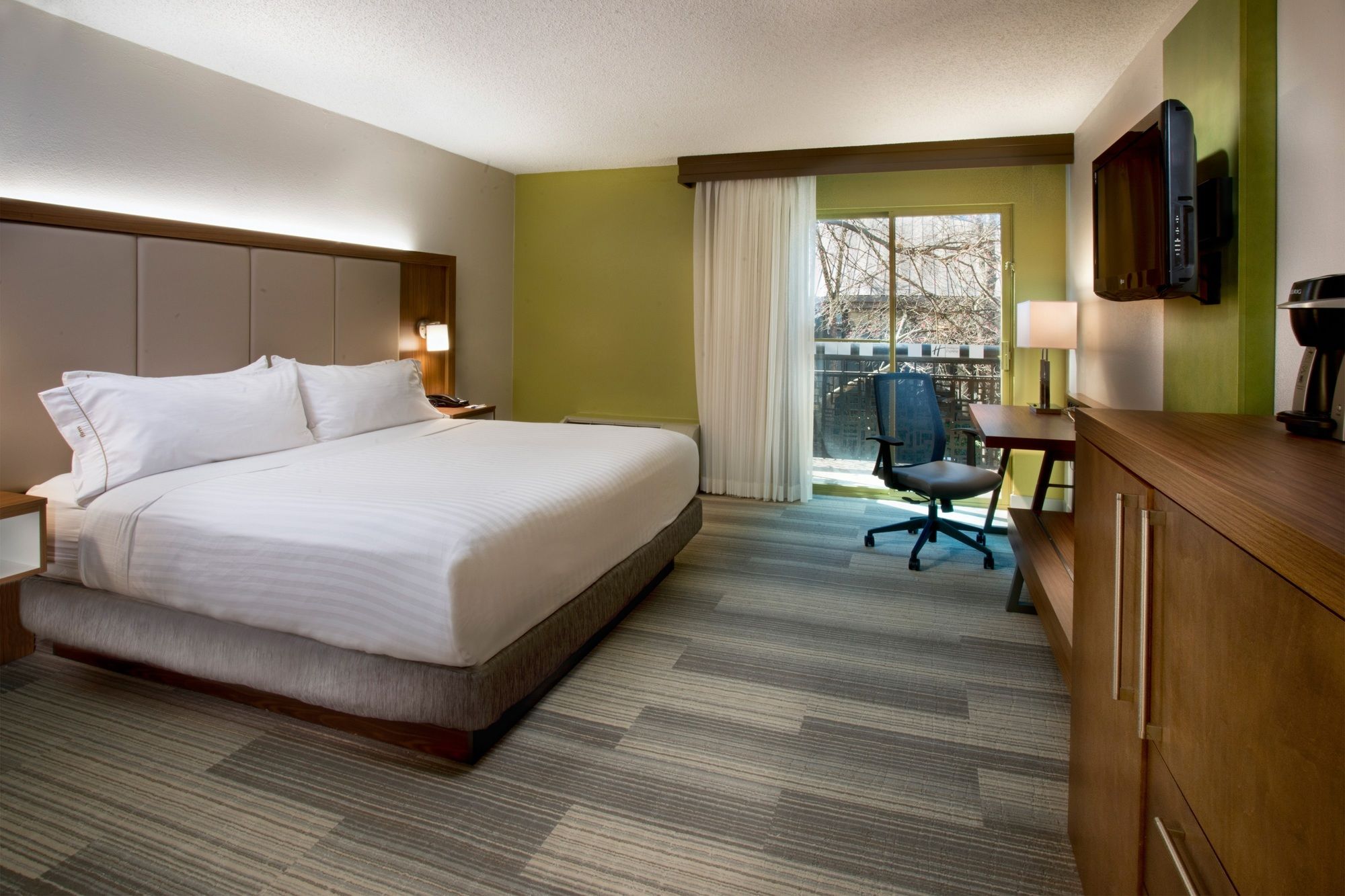 Holiday Inn Express Nashville Airport