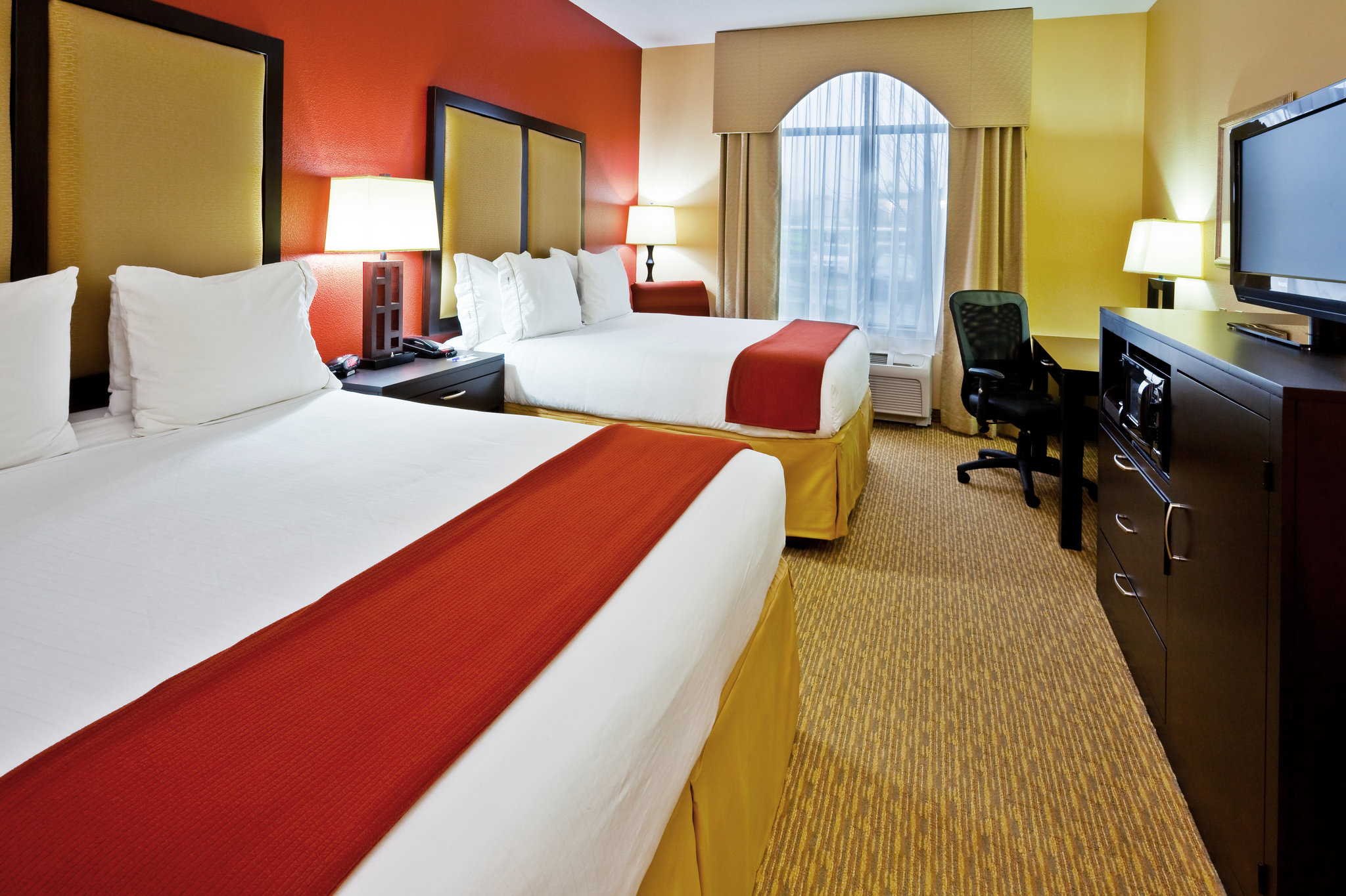 Holiday Inn Express & Suites Nashville-Opryland