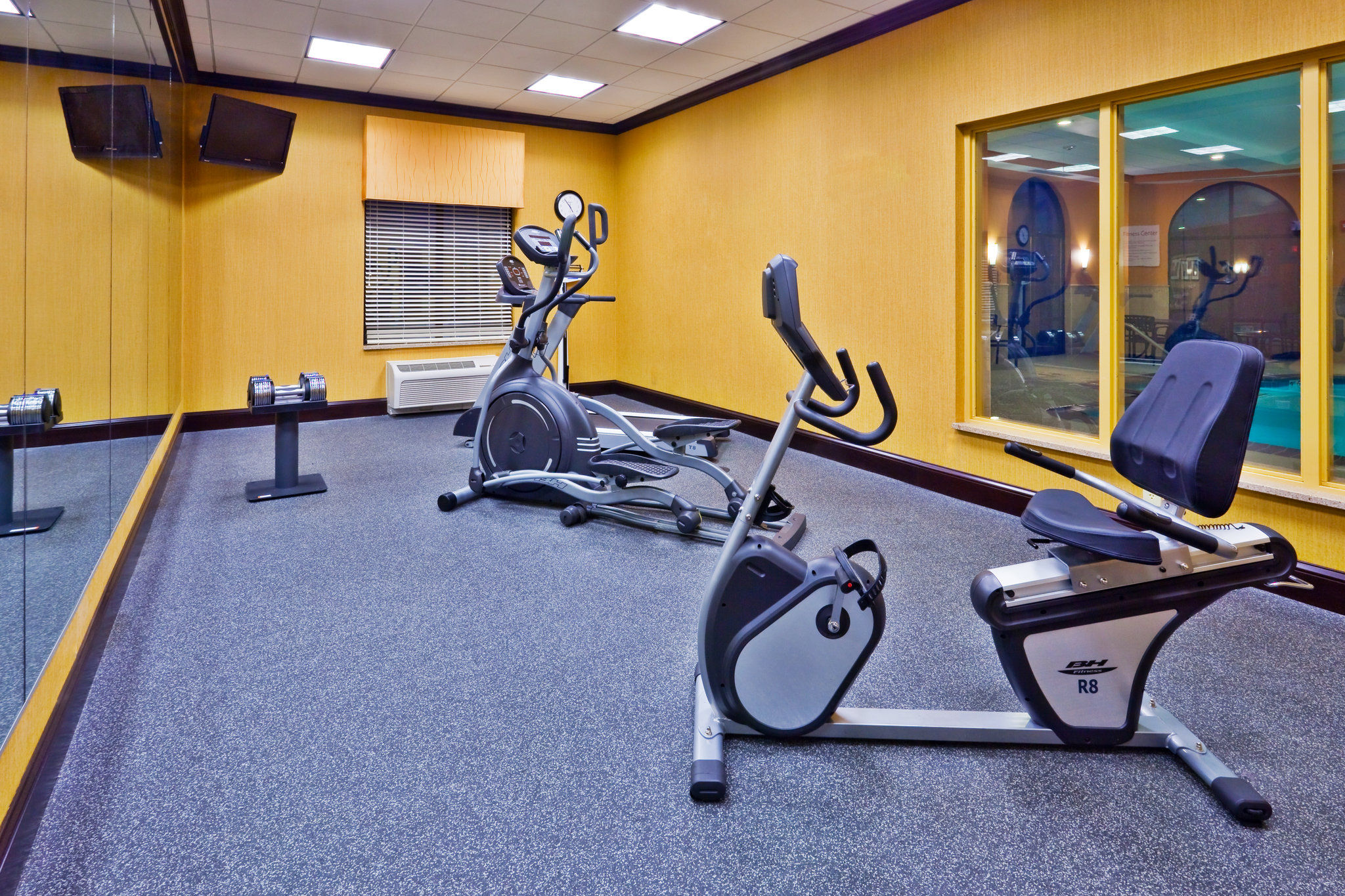 Holiday Inn Express & Suites Nashville-Opryland