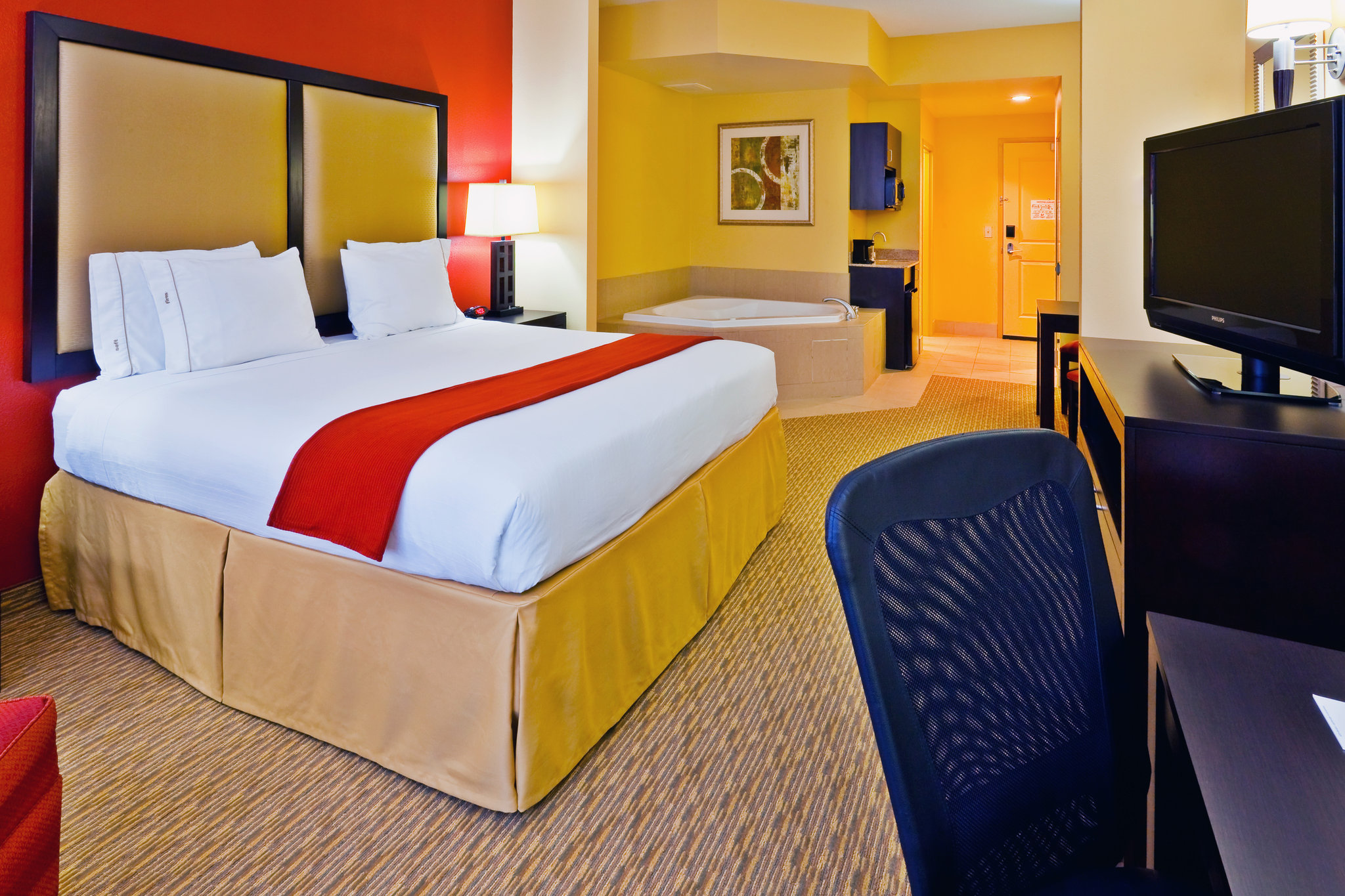 Holiday Inn Express & Suites Nashville-Opryland