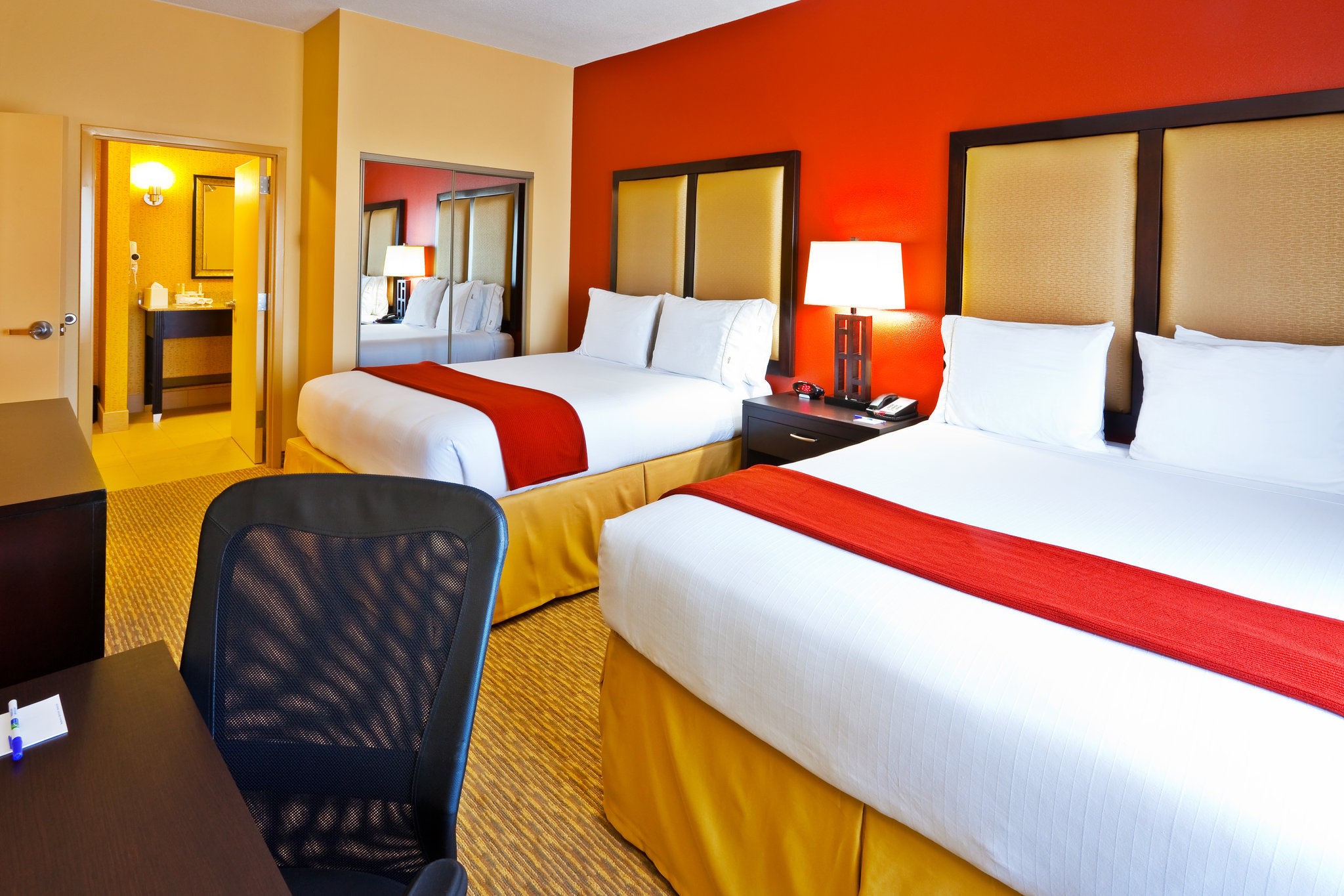 Holiday Inn Express & Suites Nashville-Opryland