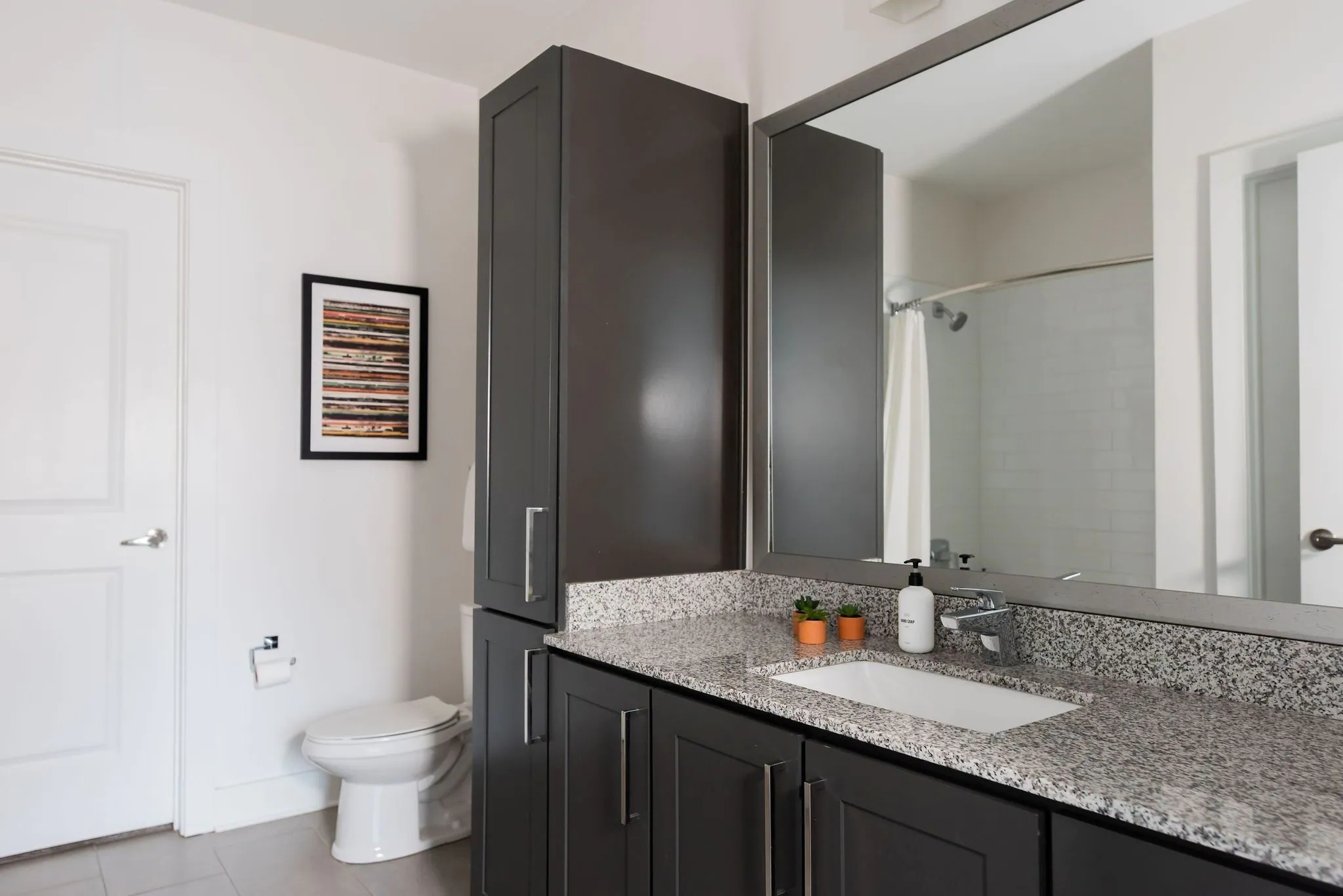 Infinity Music Row Apartments