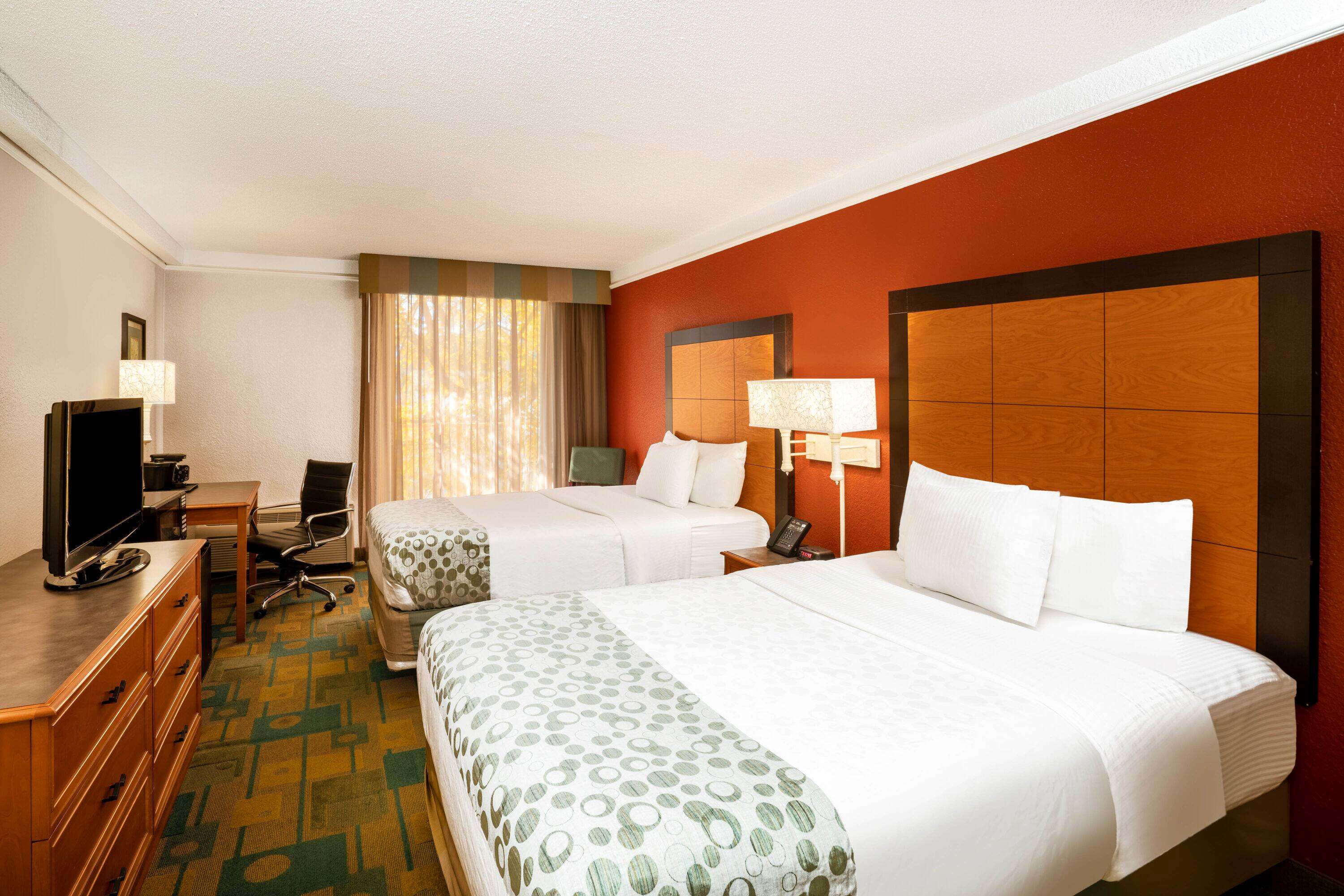 La Quinta Inn & Suites by Wyndham Nashville Airport/Opryland