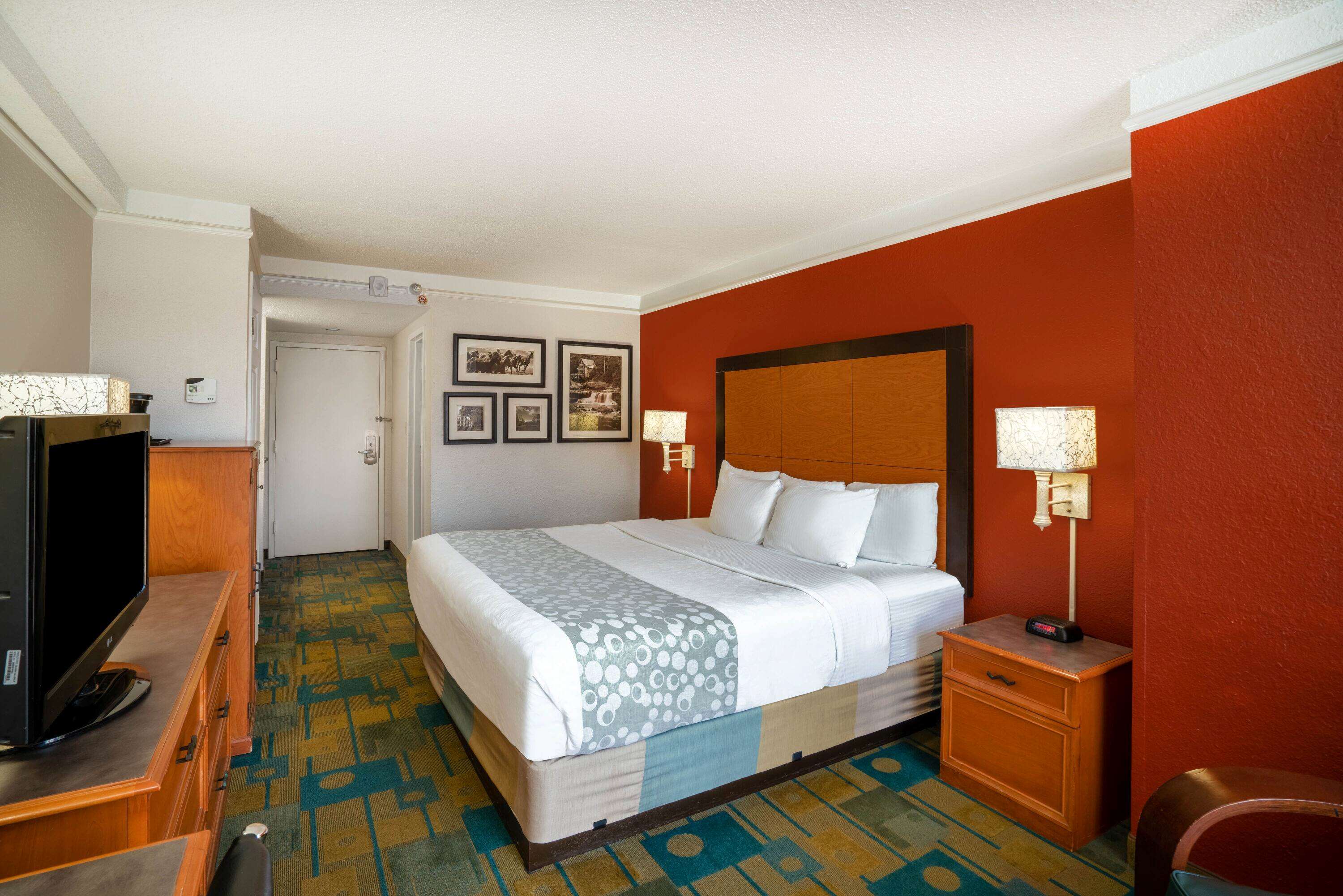 La Quinta Inn & Suites by Wyndham Nashville Airport/Opryland