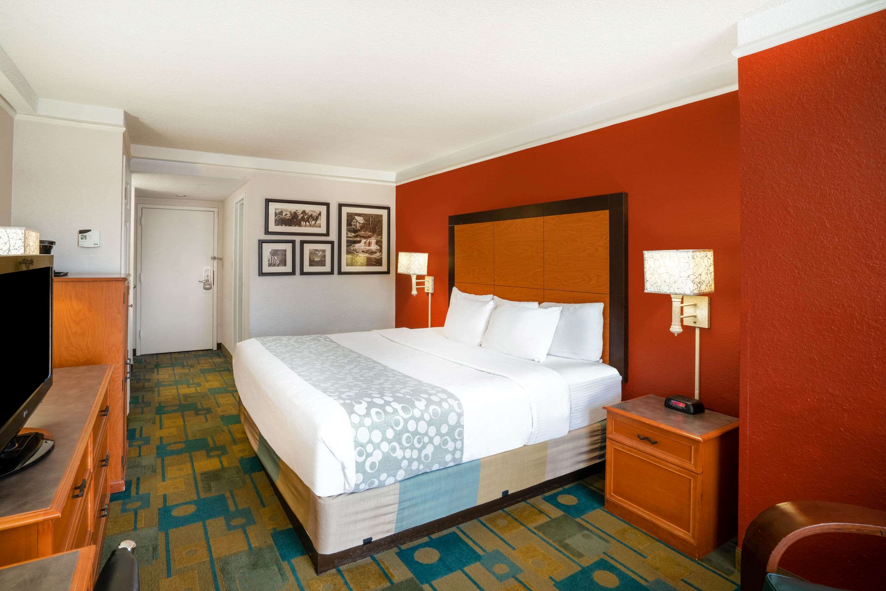 La Quinta Inn & Suites by Wyndham Nashville Airport/Opryland