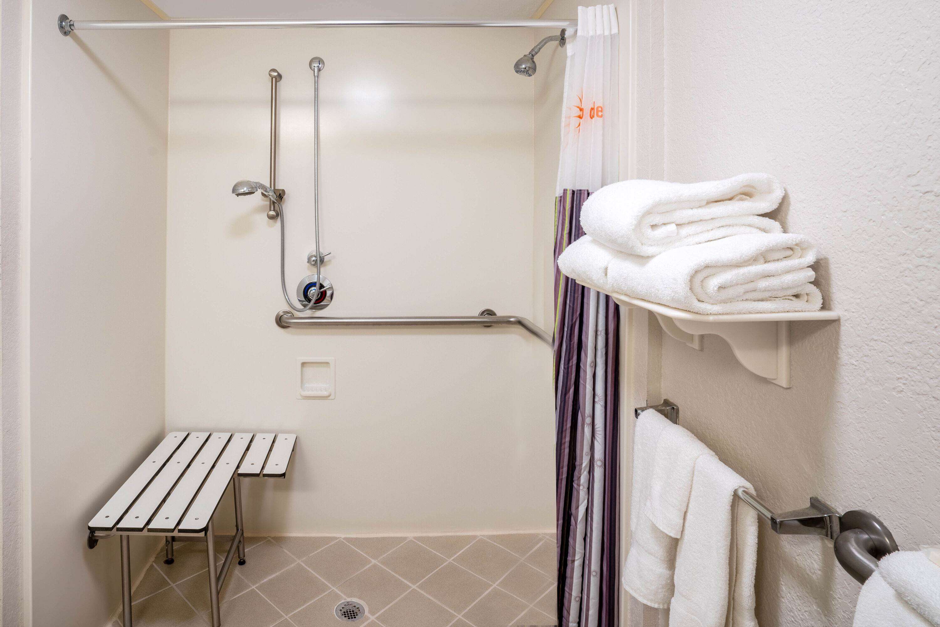 La Quinta Inn & Suites by Wyndham Nashville Airport/Opryland