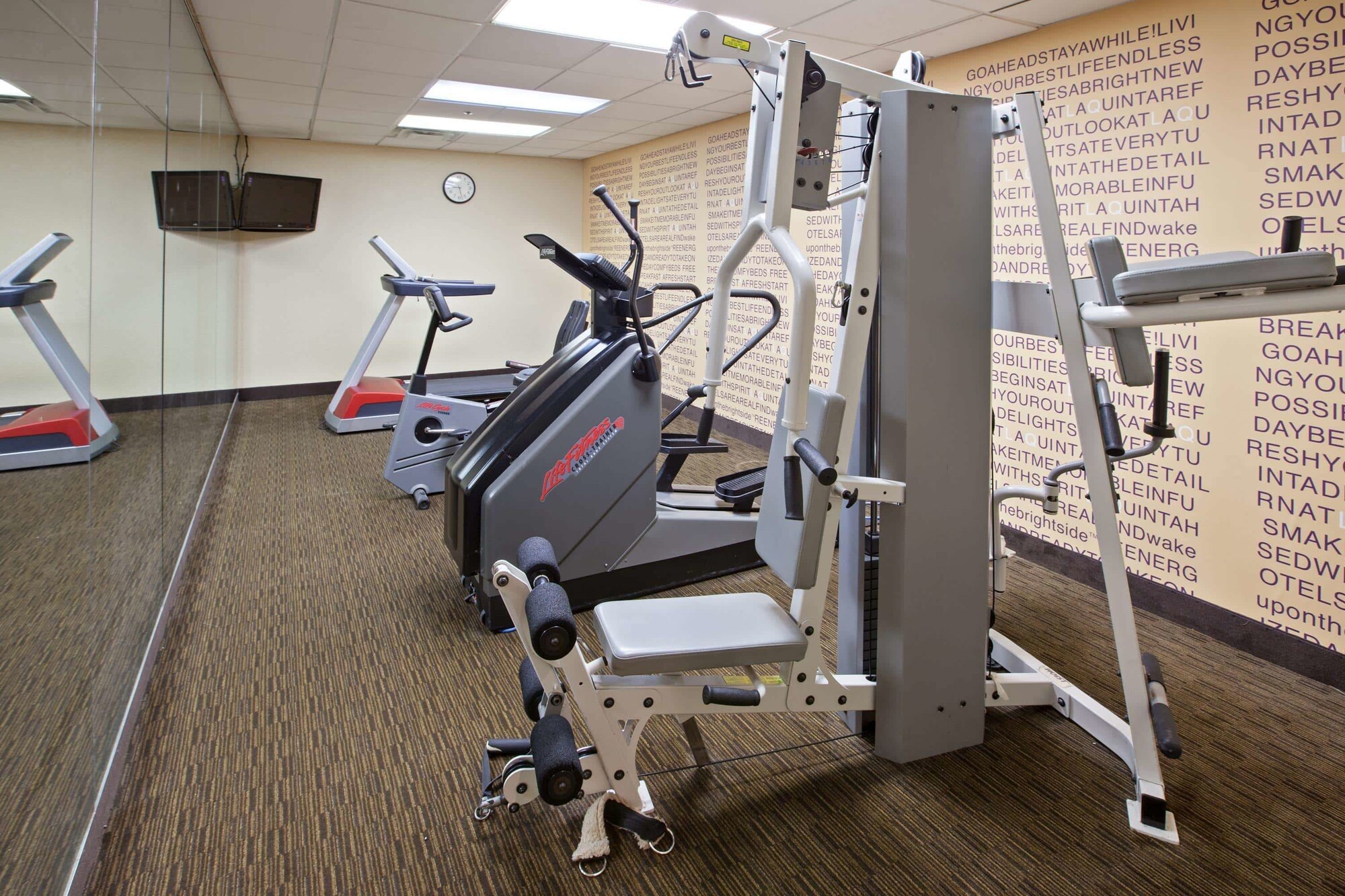 La Quinta Inn & Suites by Wyndham Nashville Airport/Opryland