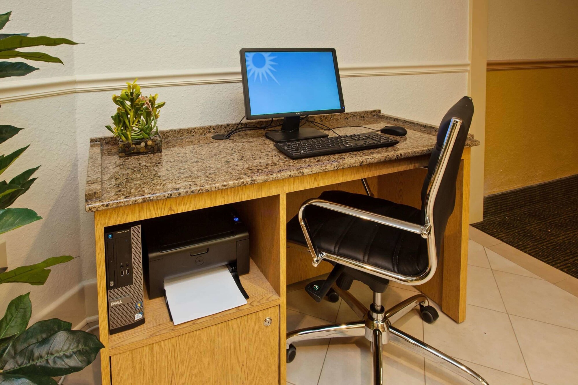 La Quinta Inn & Suites by Wyndham Nashville Airport/Opryland