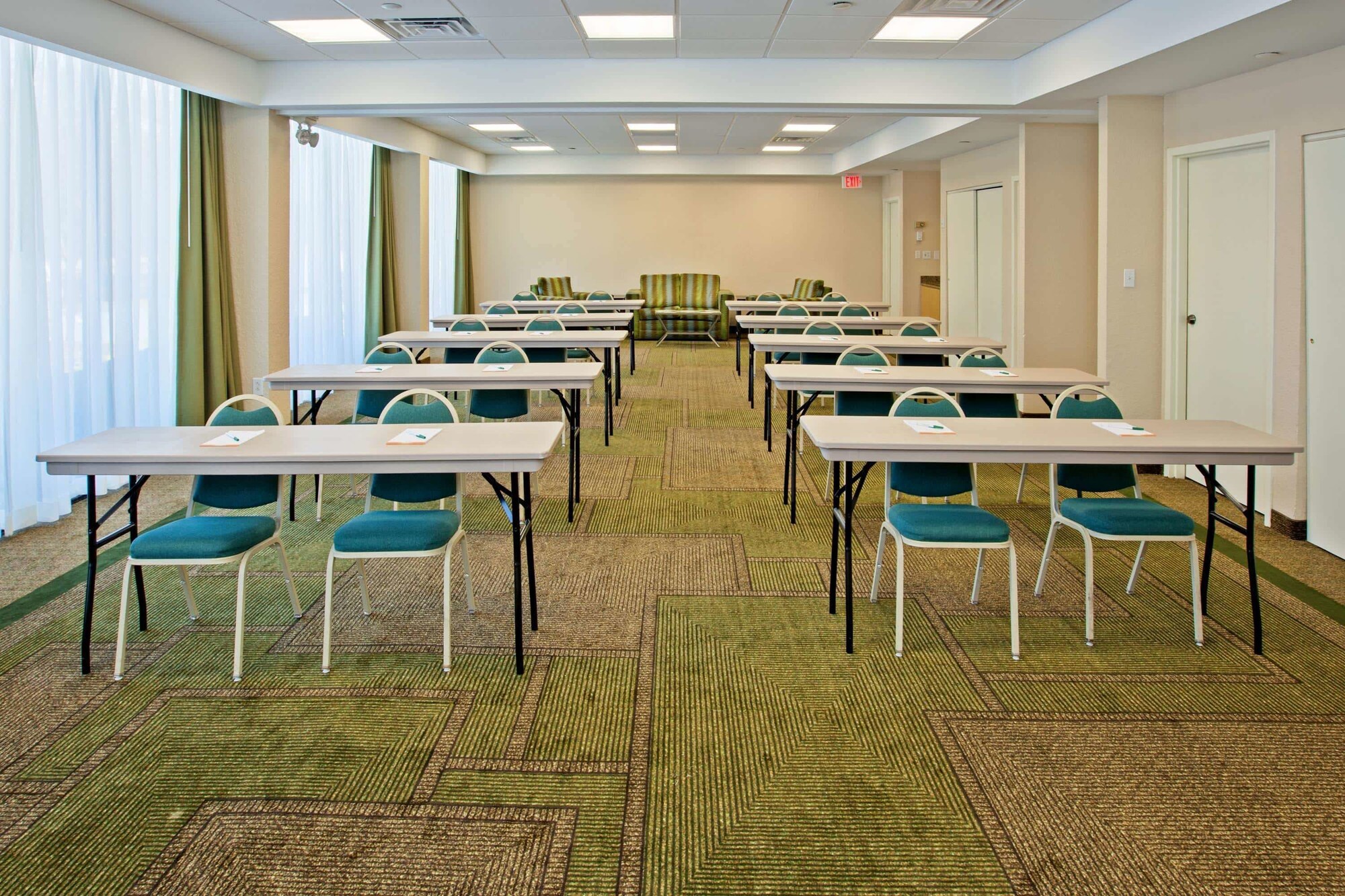 La Quinta Inn & Suites by Wyndham Nashville Airport/Opryland
